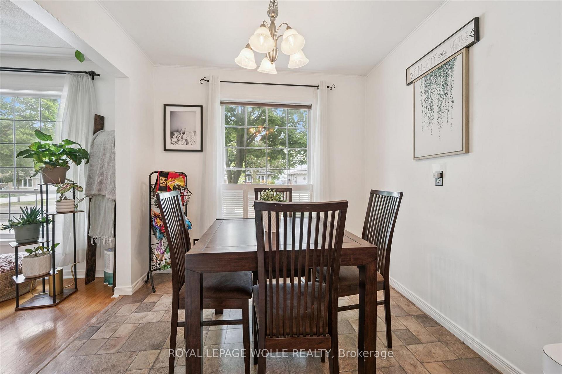 Photo 12 of 39 Shea Crescent, Kitchener, Laurentian Hills — HOMEH