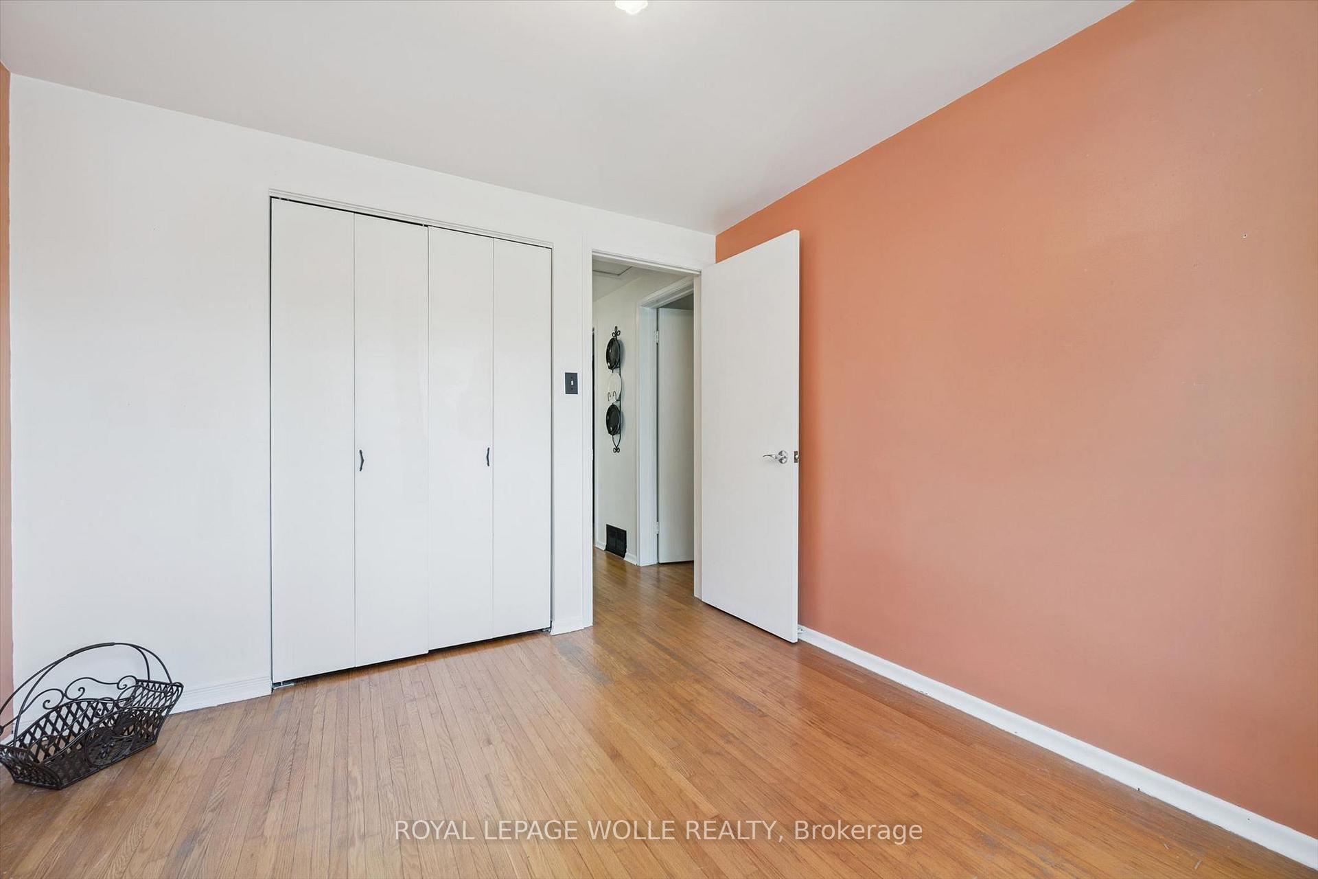 Photo 21 of 39 Shea Crescent, Kitchener, Laurentian Hills — HOMEH