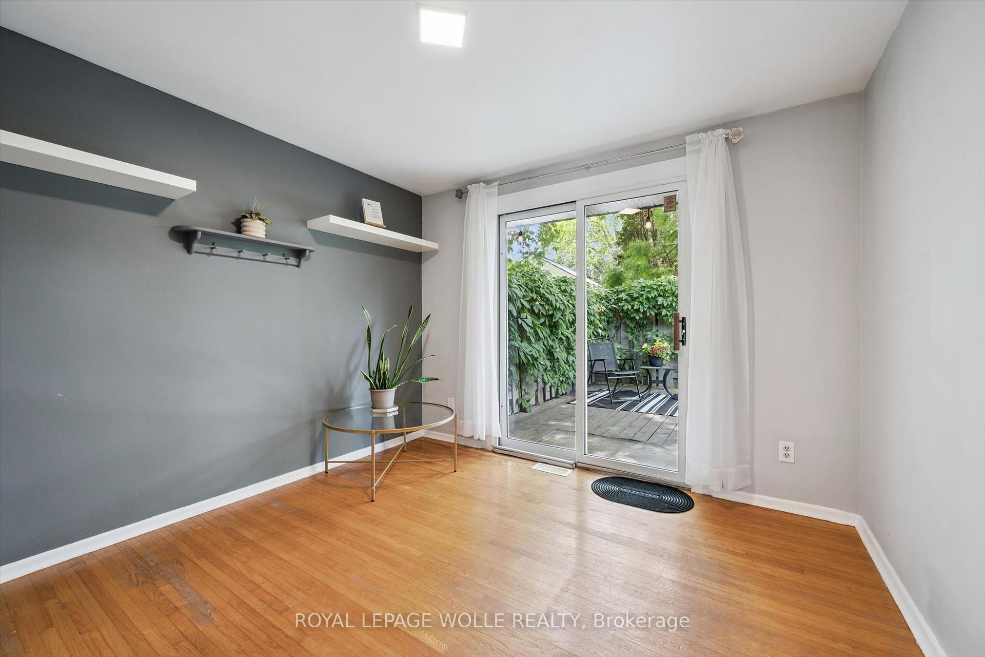 Photo 25 of 39 Shea Crescent, Kitchener, Laurentian Hills — HOMEH