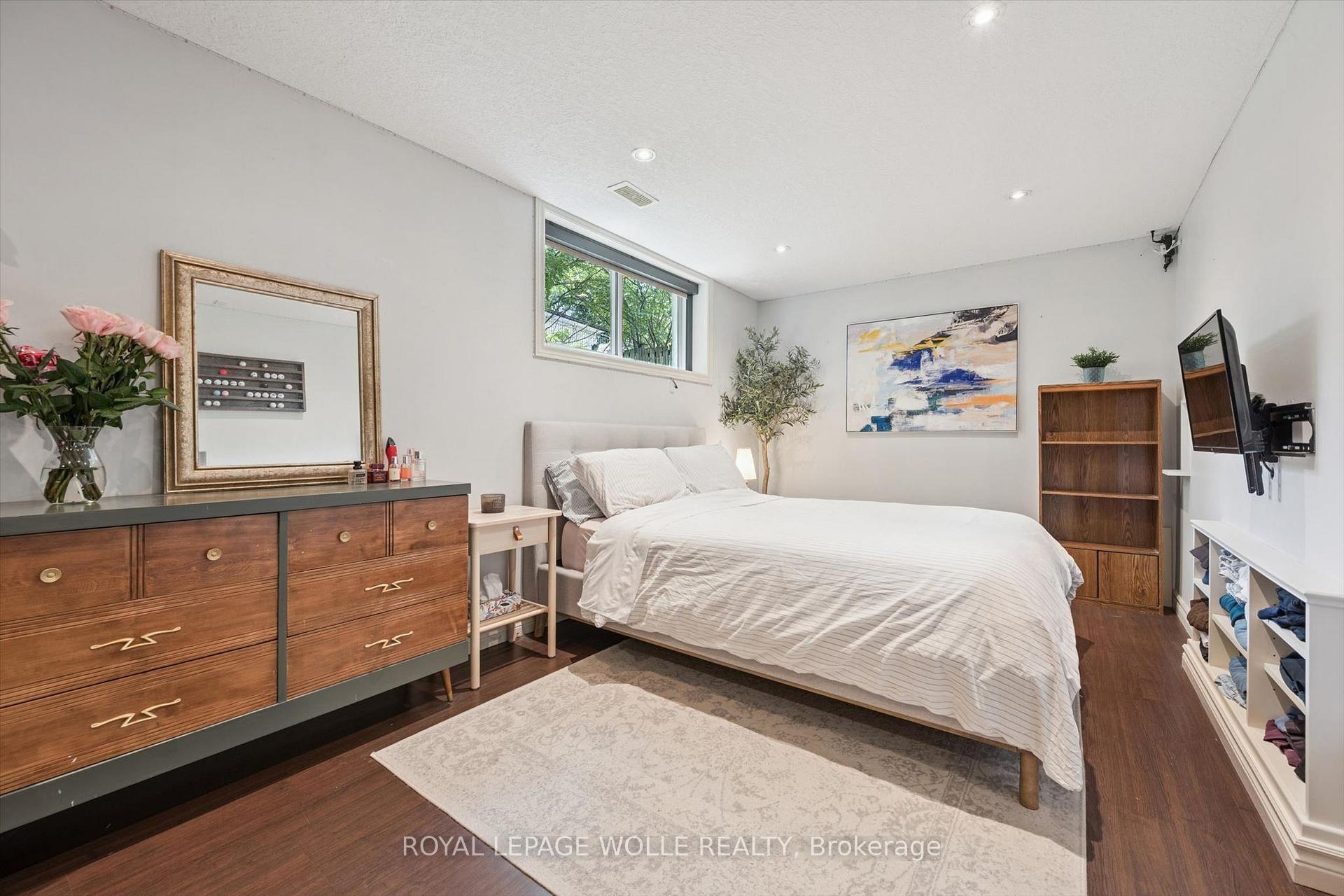 Photo 30 of 39 Shea Crescent, Kitchener, Laurentian Hills — HOMEH