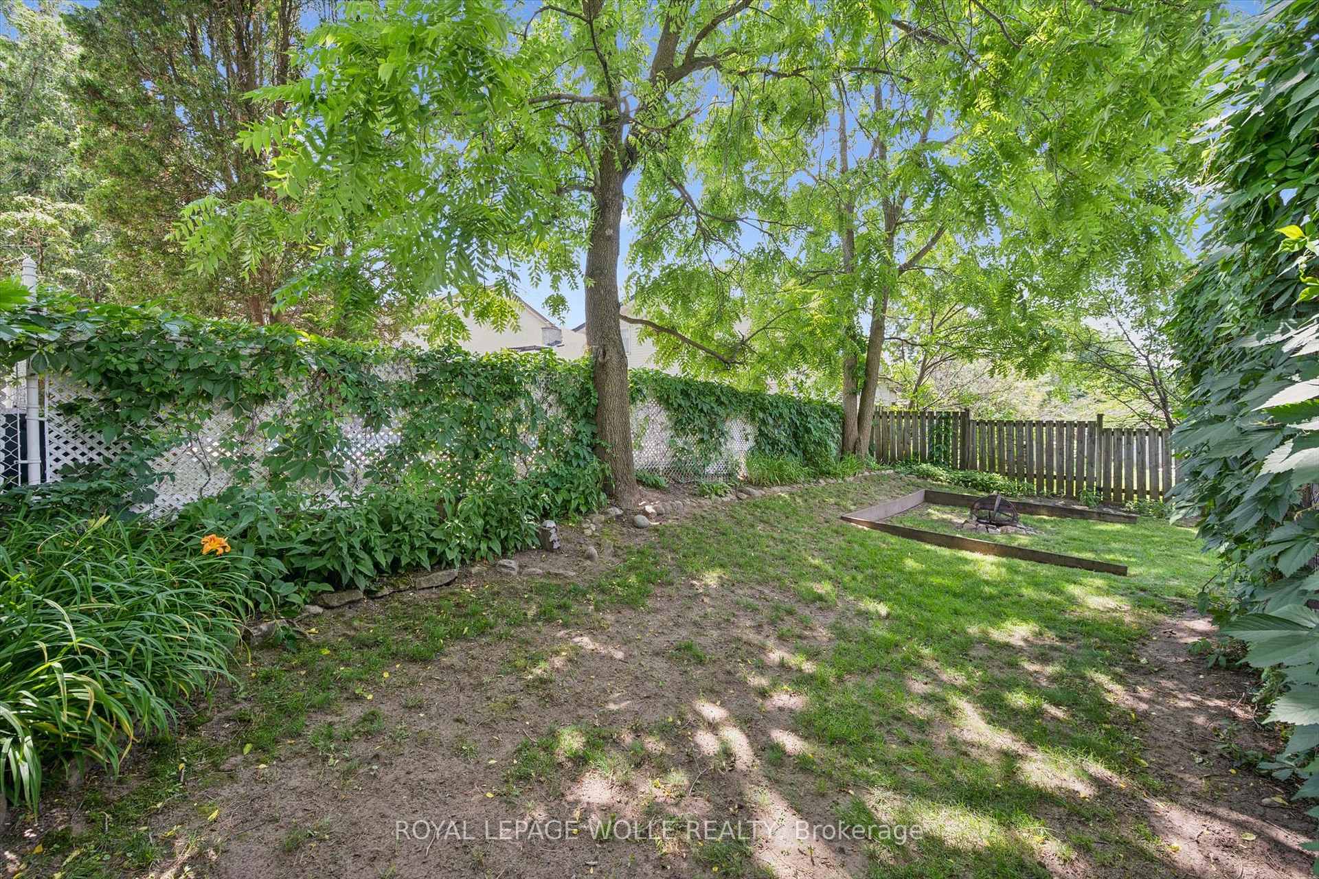 Photo 34 of 39 Shea Crescent, Kitchener, Laurentian Hills — HOMEH