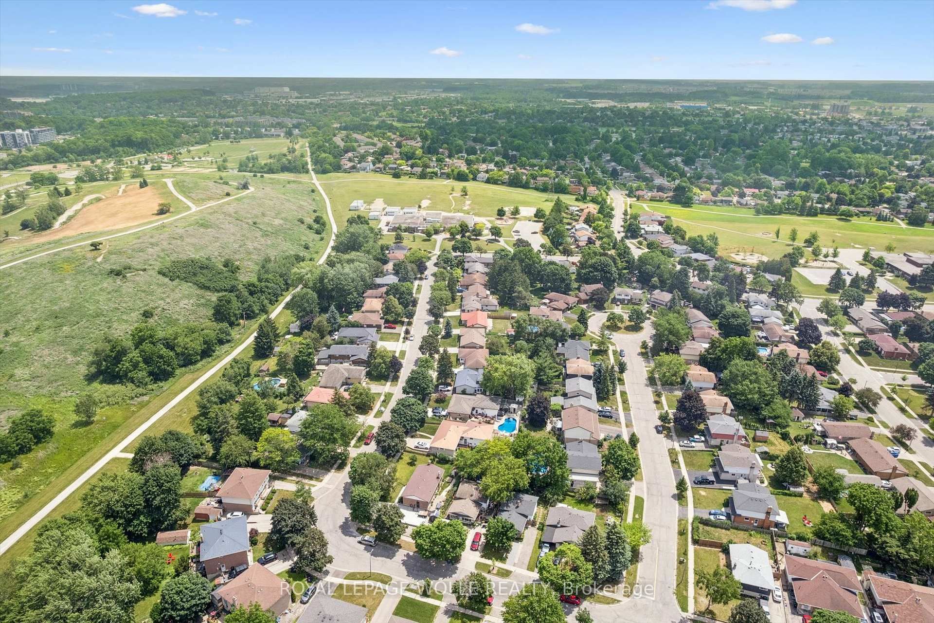 Photo 44 of 39 Shea Crescent, Kitchener, Laurentian Hills — HOMEH