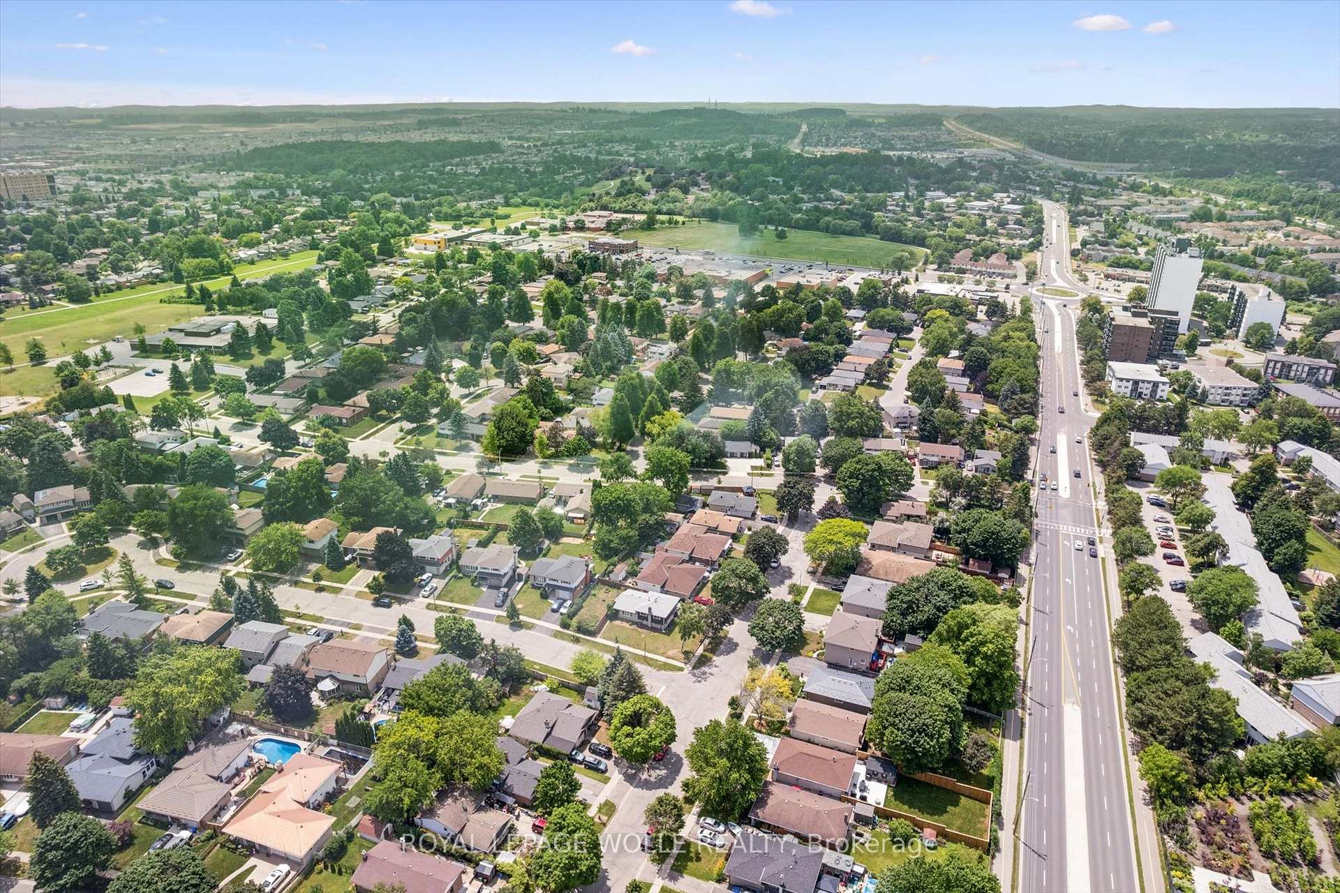 Photo 46 of 39 Shea Crescent, Kitchener, Laurentian Hills — HOMEH