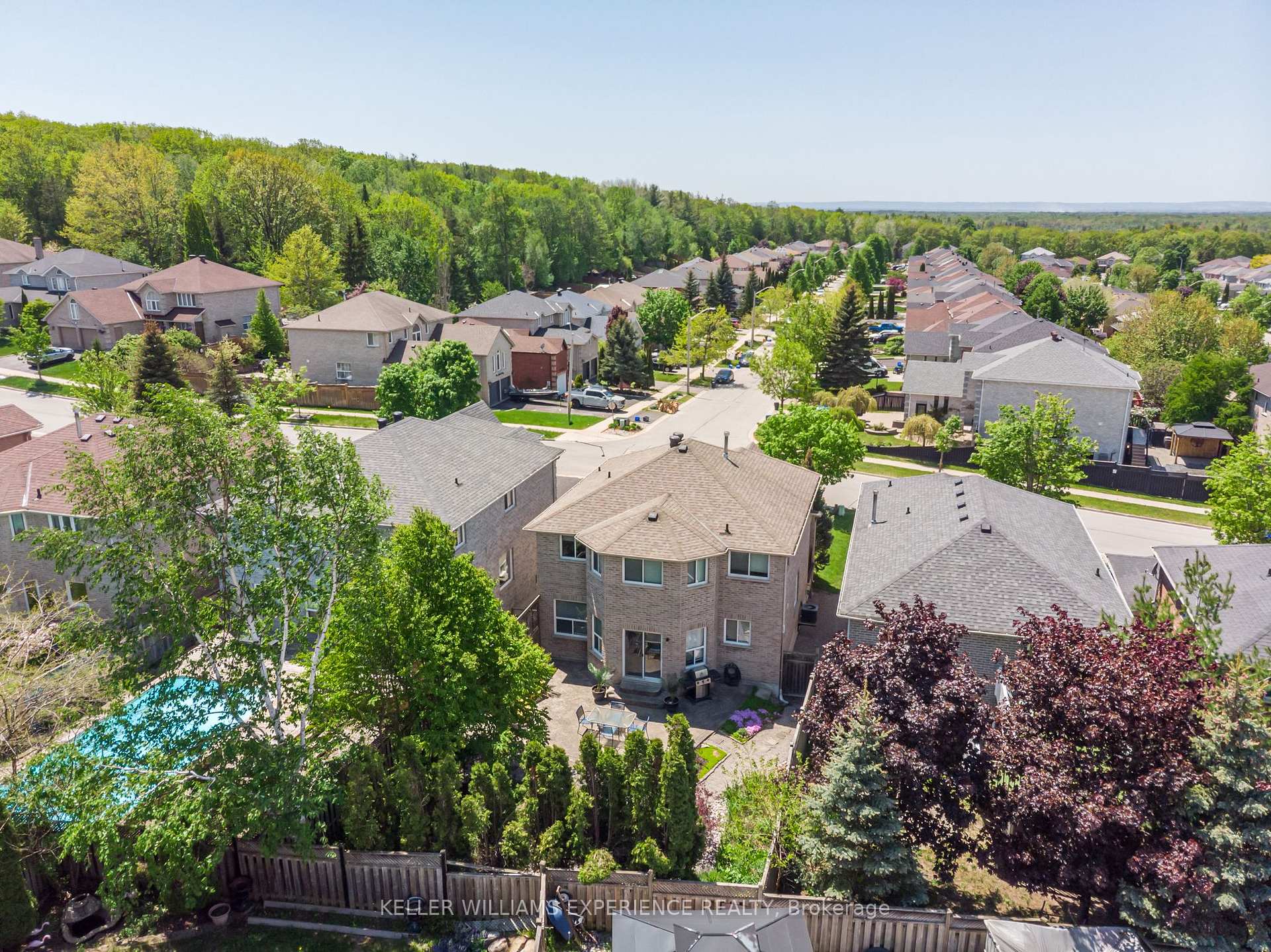 Photo 5 of 25 Muir Drive, Barrie, Ardagh — HOMEH