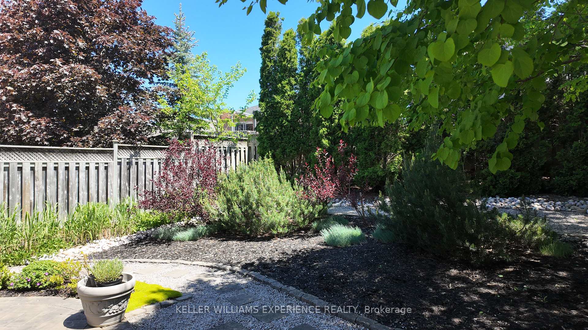 Photo 11 of 25 Muir Drive, Barrie, Ardagh — HOMEH