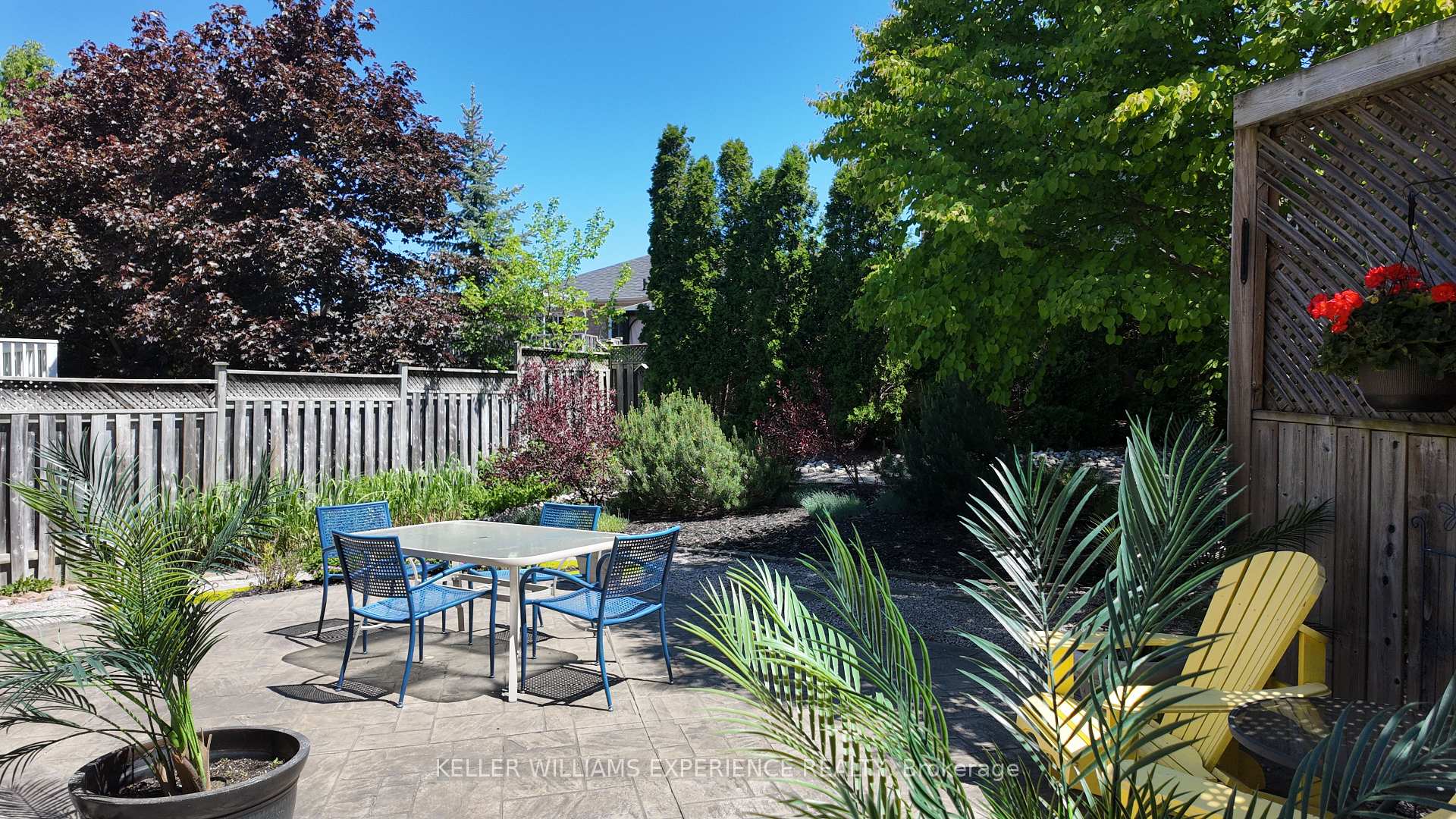 Photo 13 of 25 Muir Drive, Barrie, Ardagh — HOMEH
