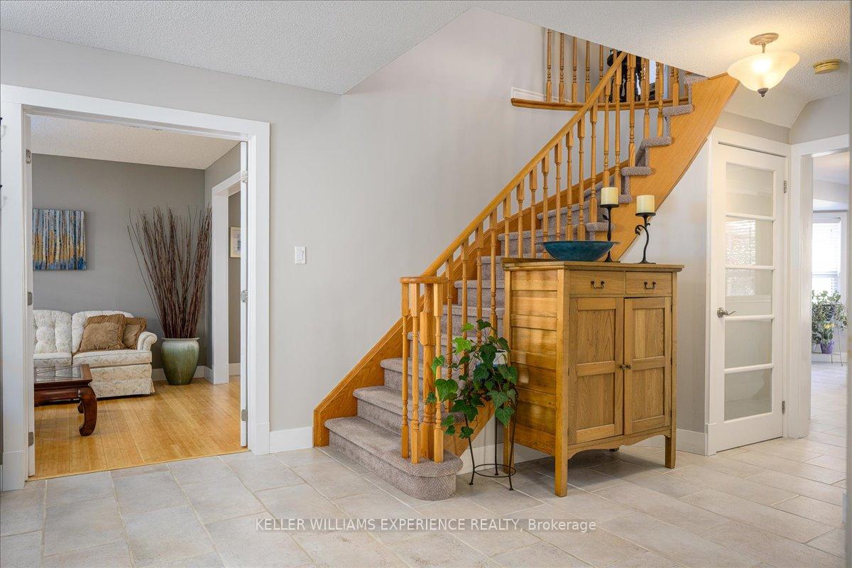 Photo 18 of 25 Muir Drive, Barrie, Ardagh — HOMEH