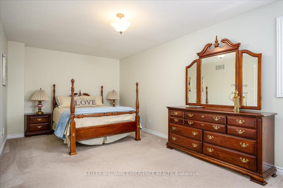 Photo 33 of 25 Muir Drive, Barrie, Ardagh — HOMEH