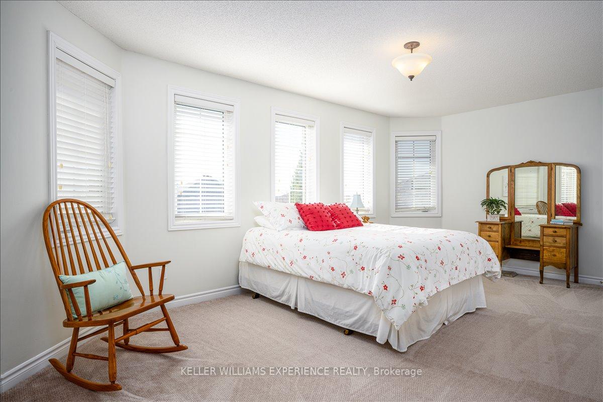 Photo 37 of 25 Muir Drive, Barrie, Ardagh — HOMEH