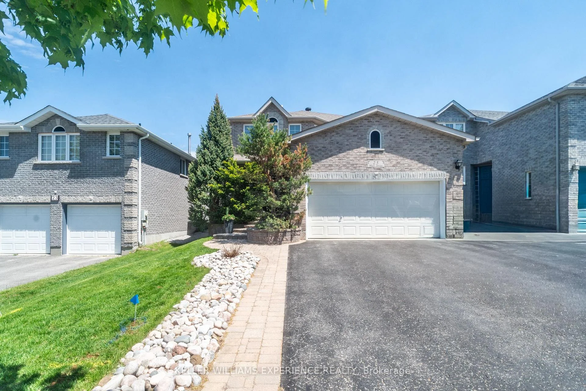 Photo 2 of 25 Muir Drive, Barrie, Ardagh — HOMEH