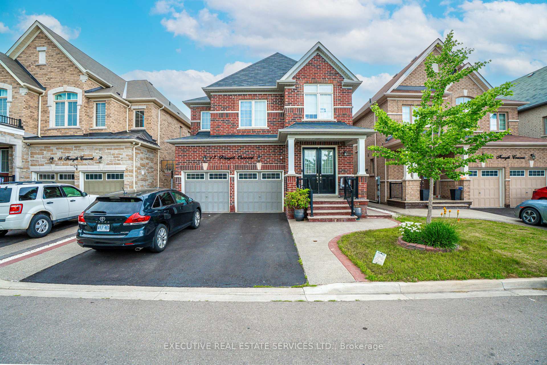 Photo 1 of 17 Forsyth Crescent, Brampton, Credit Valley — HOMEH