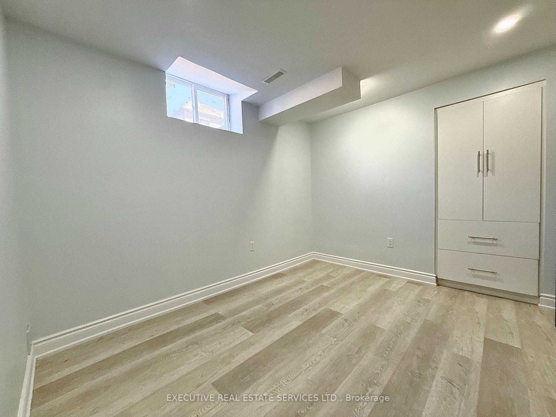 Photo 6 of 17 Forsyth Crescent, Brampton, Credit Valley — HOMEH