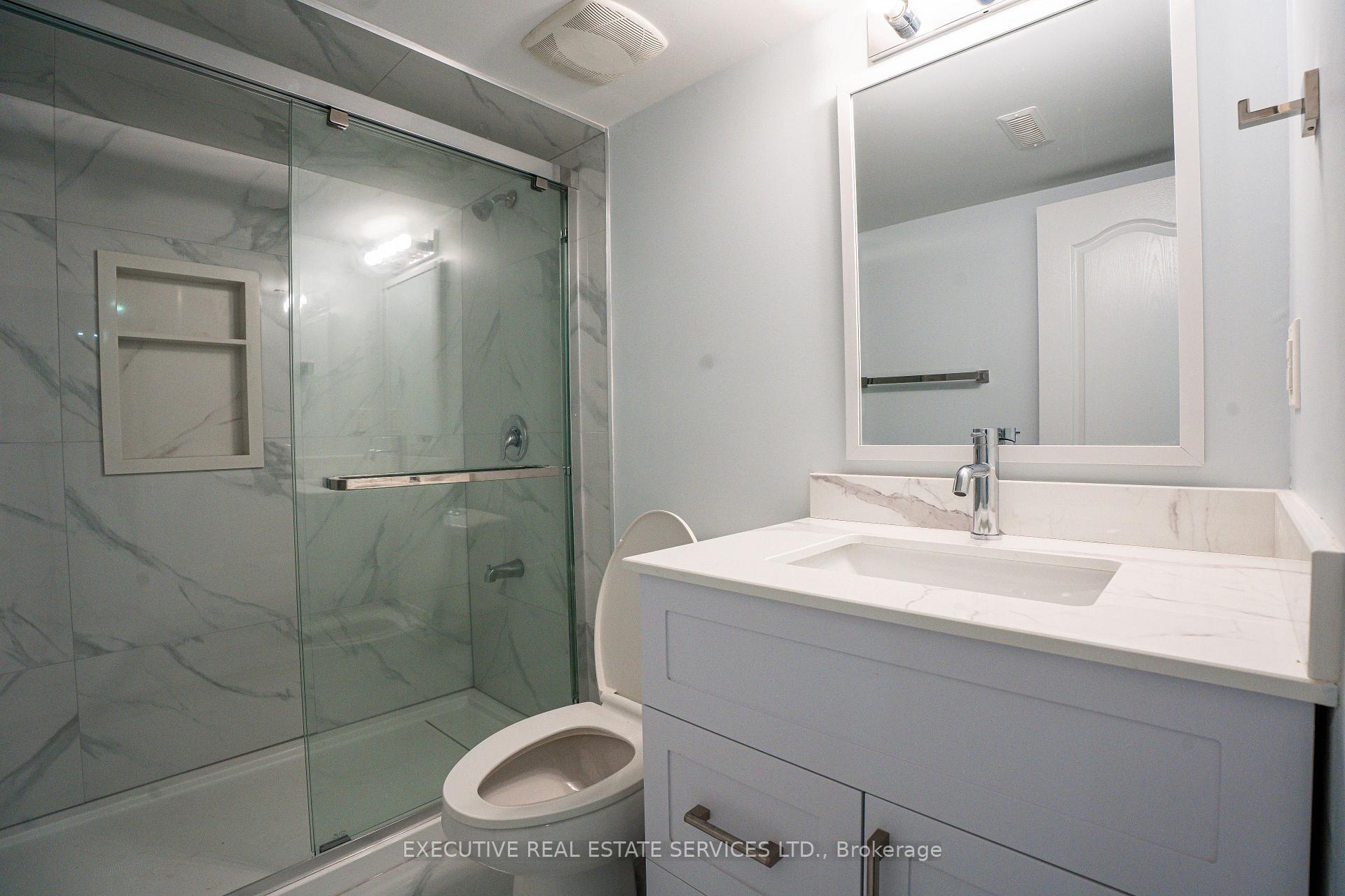 Photo 8 of 17 Forsyth Crescent, Brampton, Credit Valley — HOMEH