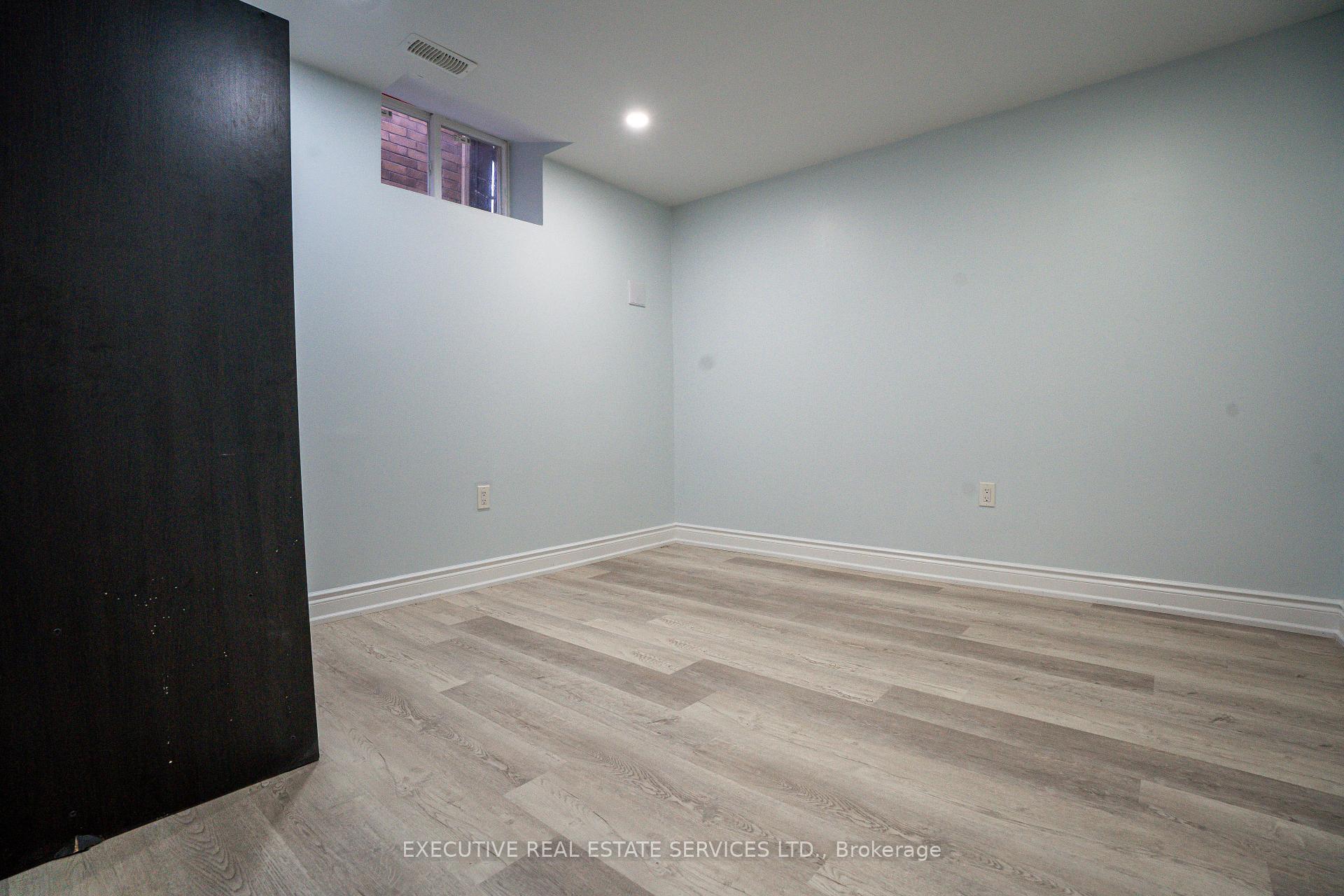 Photo 9 of 17 Forsyth Crescent, Brampton, Credit Valley — HOMEH