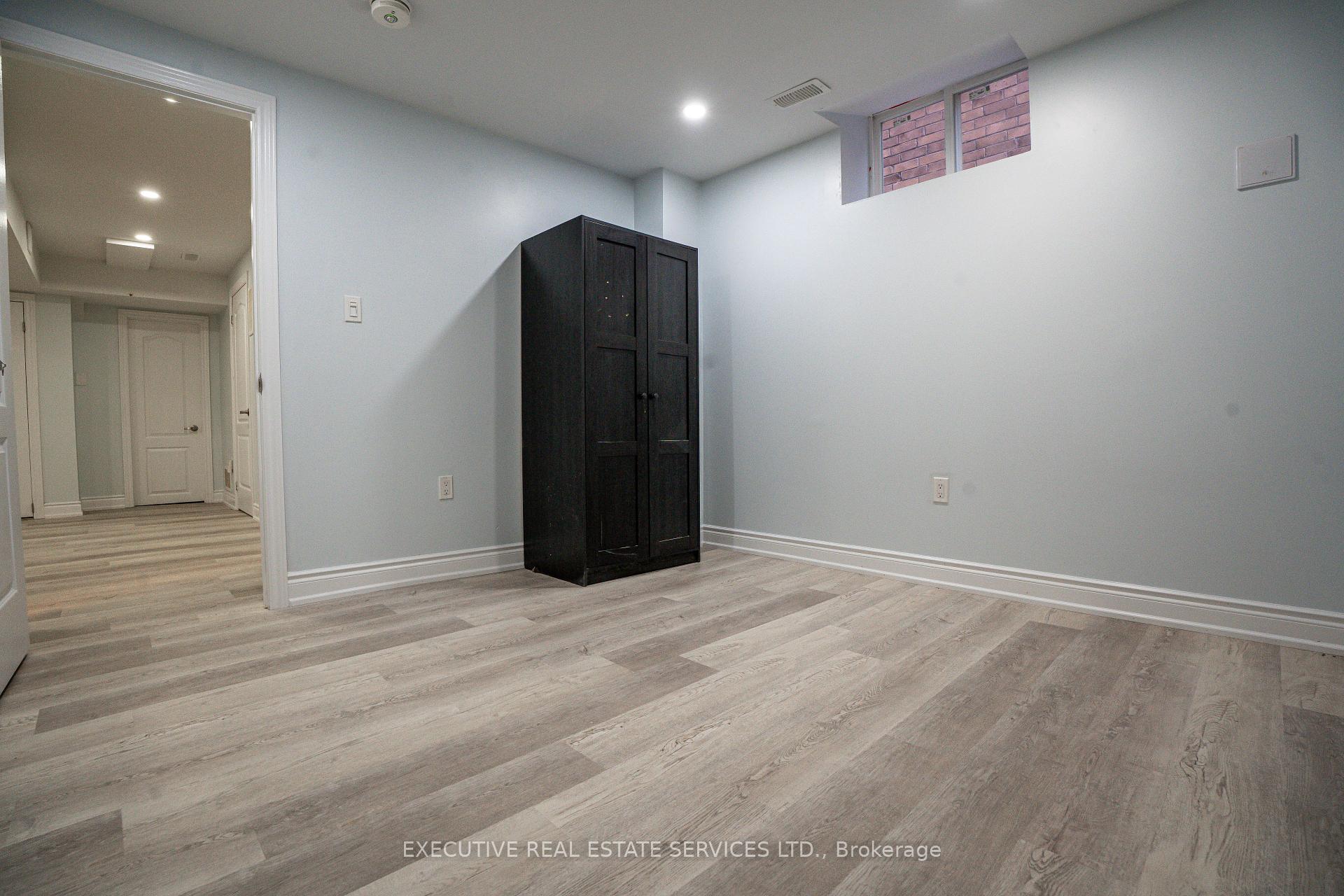 Photo 10 of 17 Forsyth Crescent, Brampton, Credit Valley — HOMEH