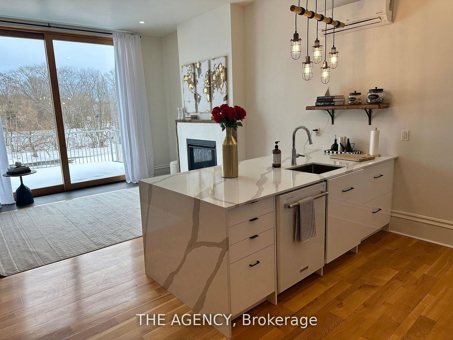 Photo 2 of 73 Grand River Street N, Brant, Paris — HOMEH