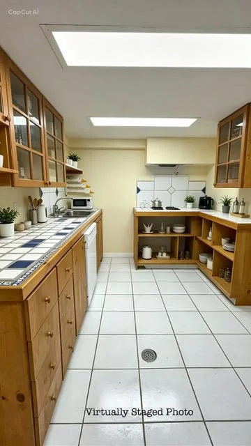 Photo 7 of Unit Basement, 180 Cottingham Street, Toronto, Casa Loma — HOMEH