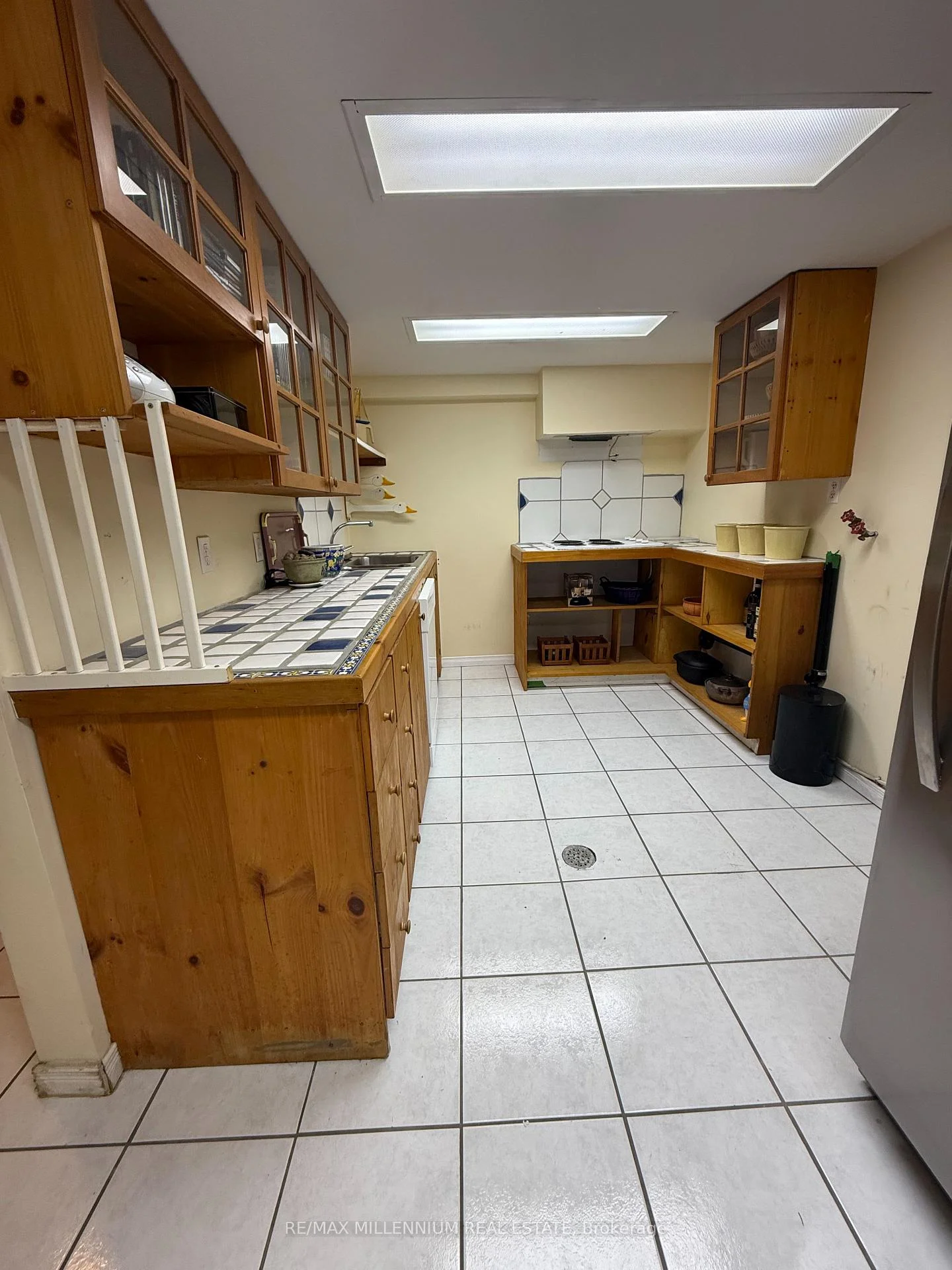 Photo 8 of Unit Basement, 180 Cottingham Street, Toronto, Casa Loma — HOMEH
