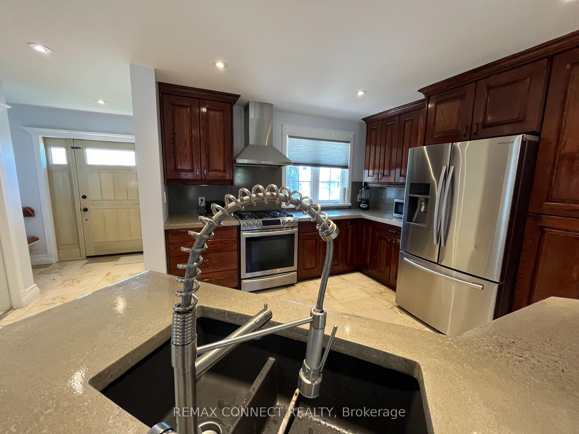 Photo 9 of 12 Brock Street, Ajax, Central — HOMEH