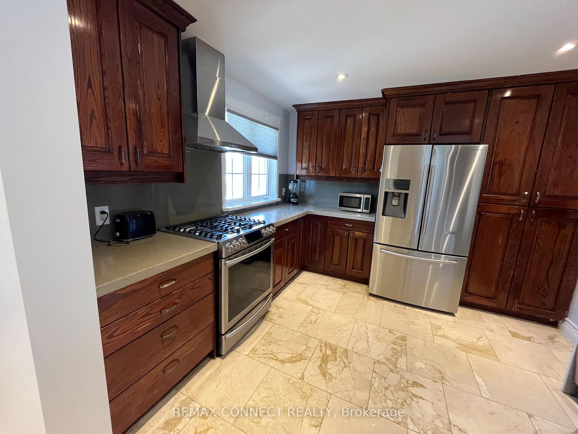 Photo 12 of 12 Brock Street, Ajax, Central — HOMEH
