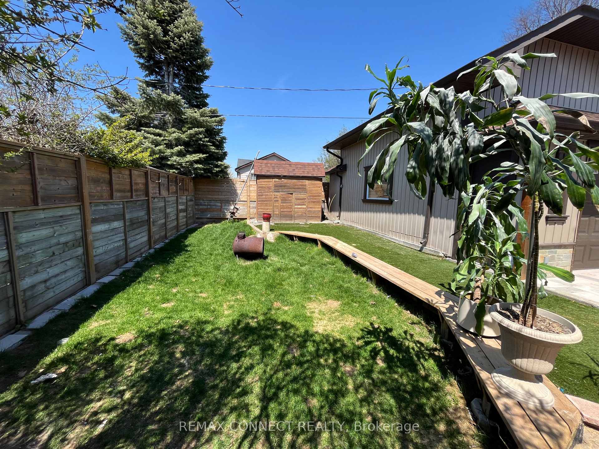 Photo 44 of 12 Brock Street, Ajax, Central — HOMEH