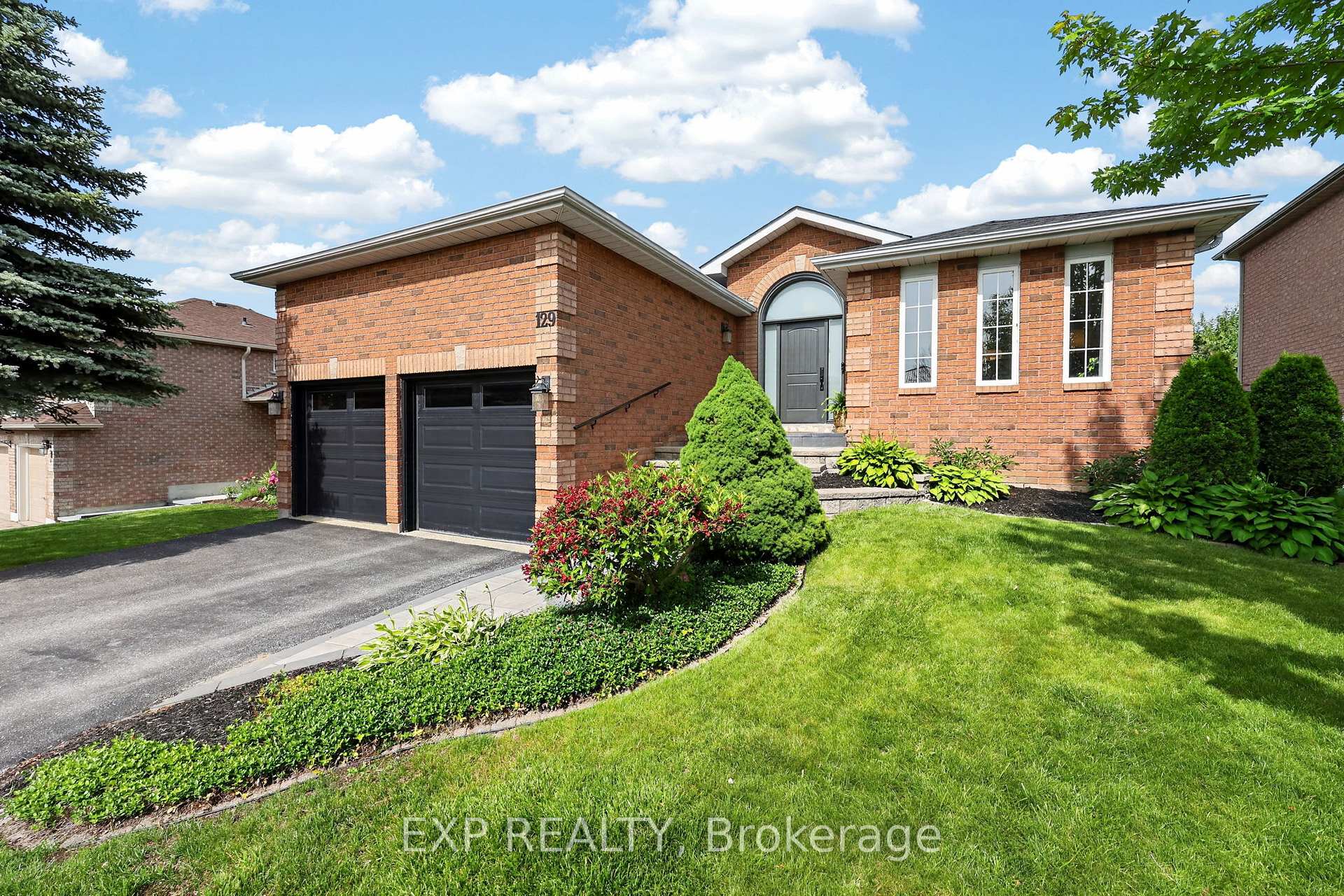 Photo 3 of 129 Golden Meadow Road, Barrie, Bayshore — HOMEH