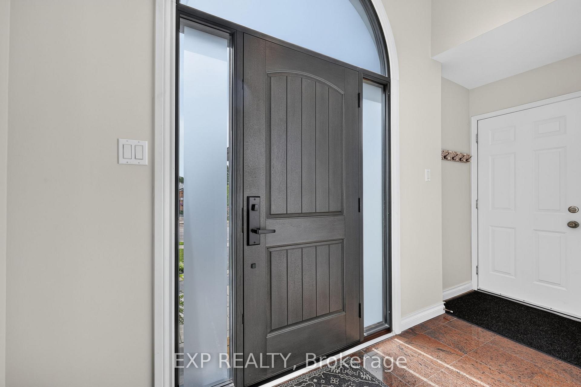 Photo 5 of 129 Golden Meadow Road, Barrie, Bayshore — HOMEH