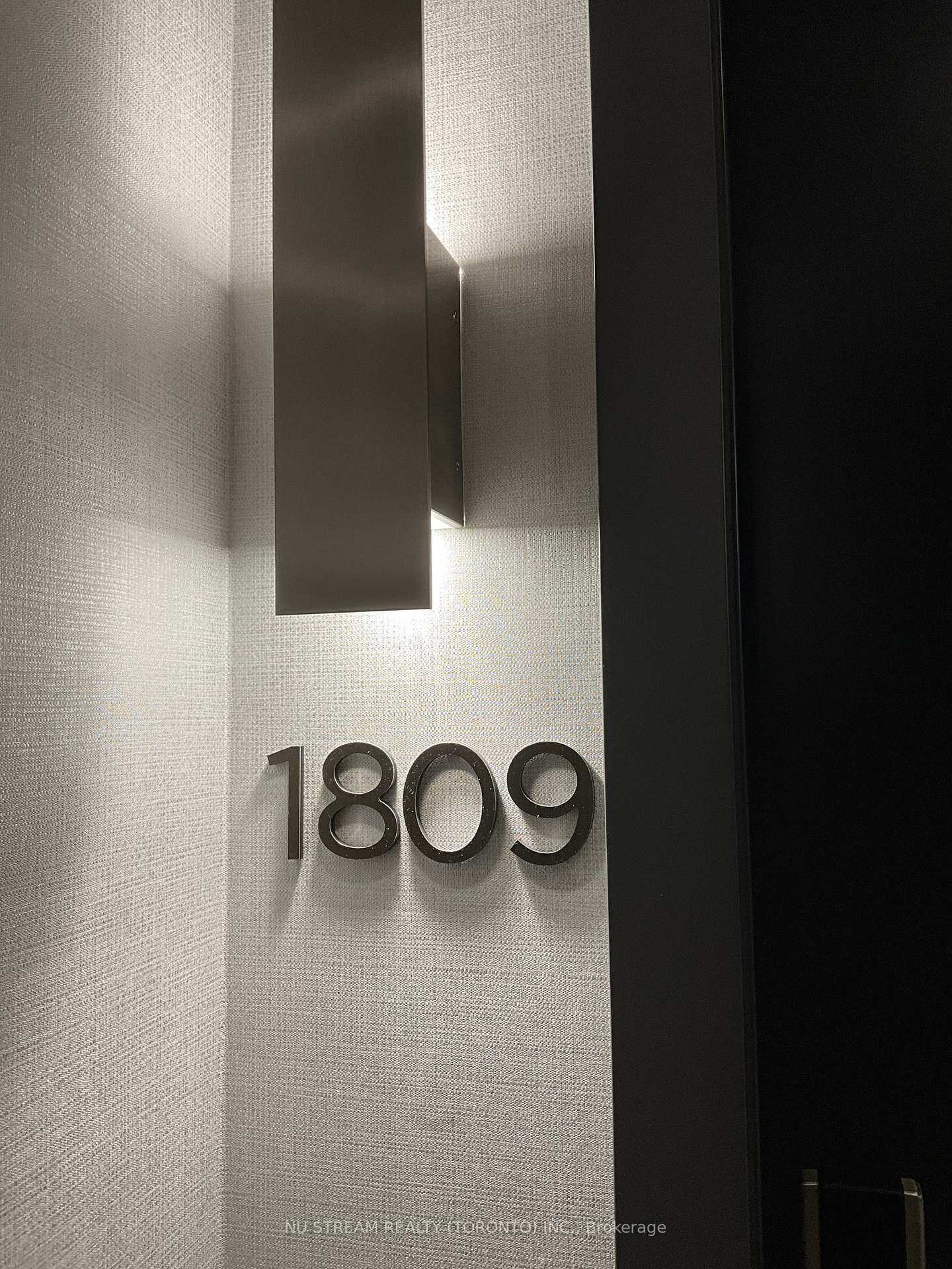 Photo 1 of Unit 1809, 18 Water Walk Drive, Markham, Unionville — HOMEH