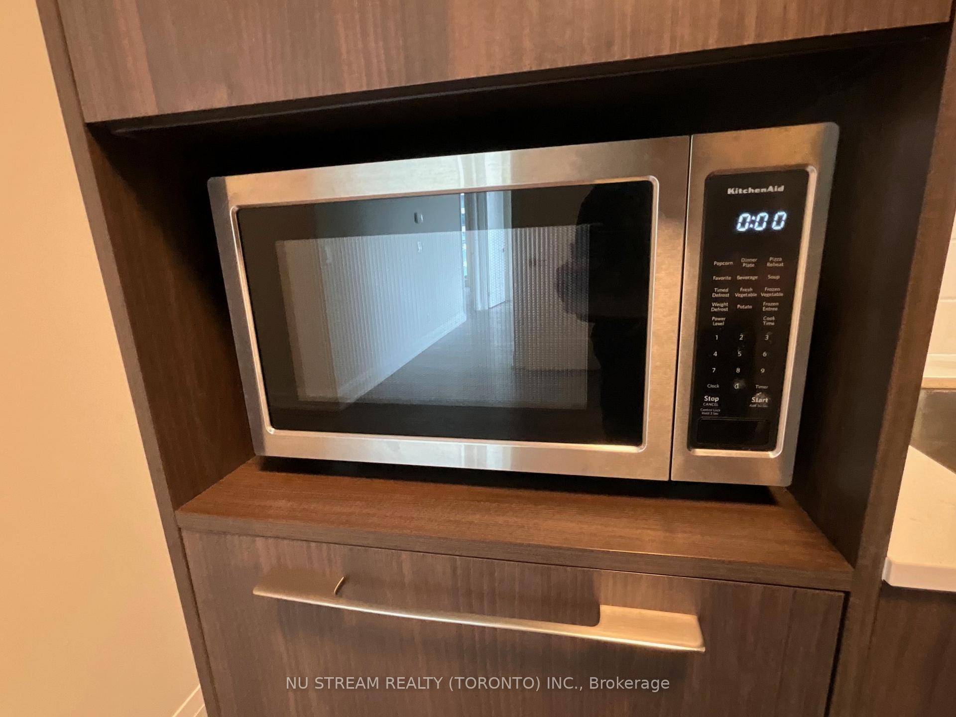Photo 8 of Unit 1809, 18 Water Walk Drive, Markham, Unionville — HOMEH