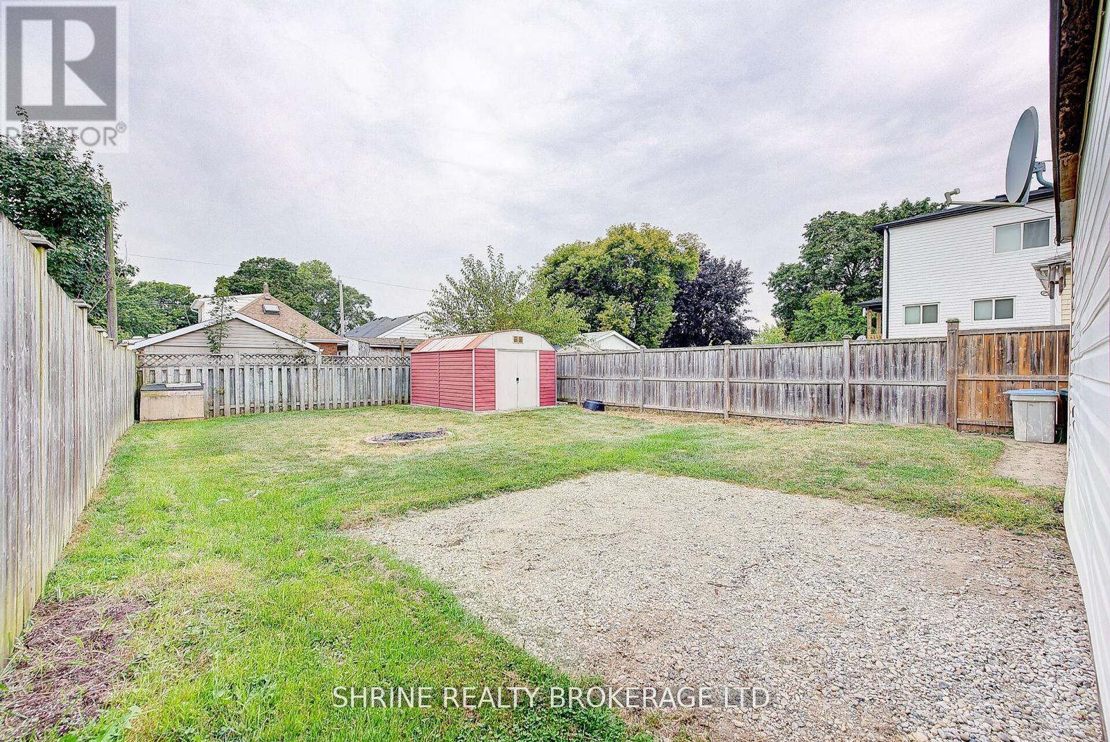 Photo 13 of 259 Sanders Street W, London, East M — HOMEH