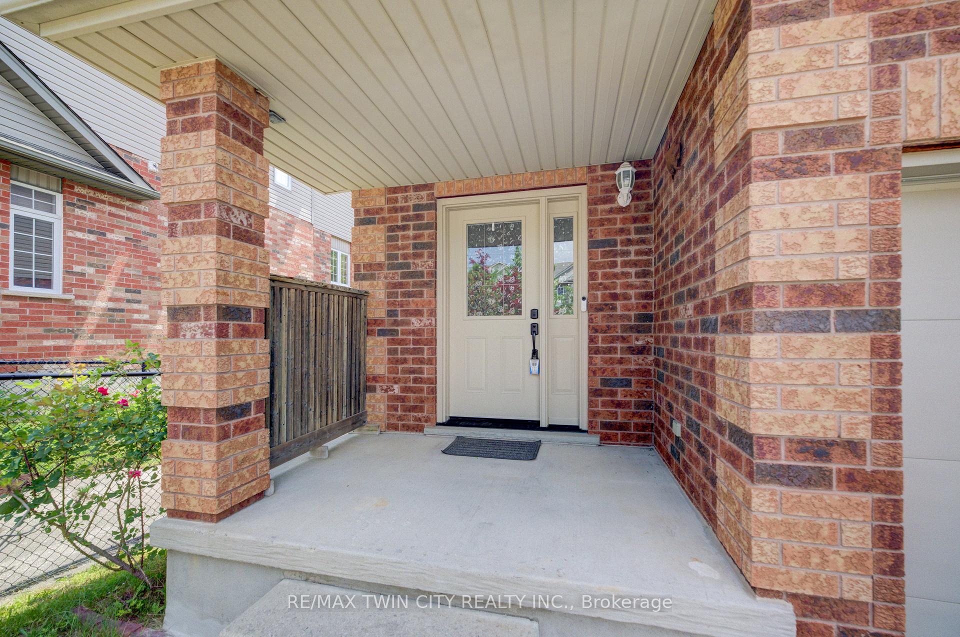 Photo 2 of 569 Violet Street, Waterloo, Columbia Forest/Clair Hills — HOMEH