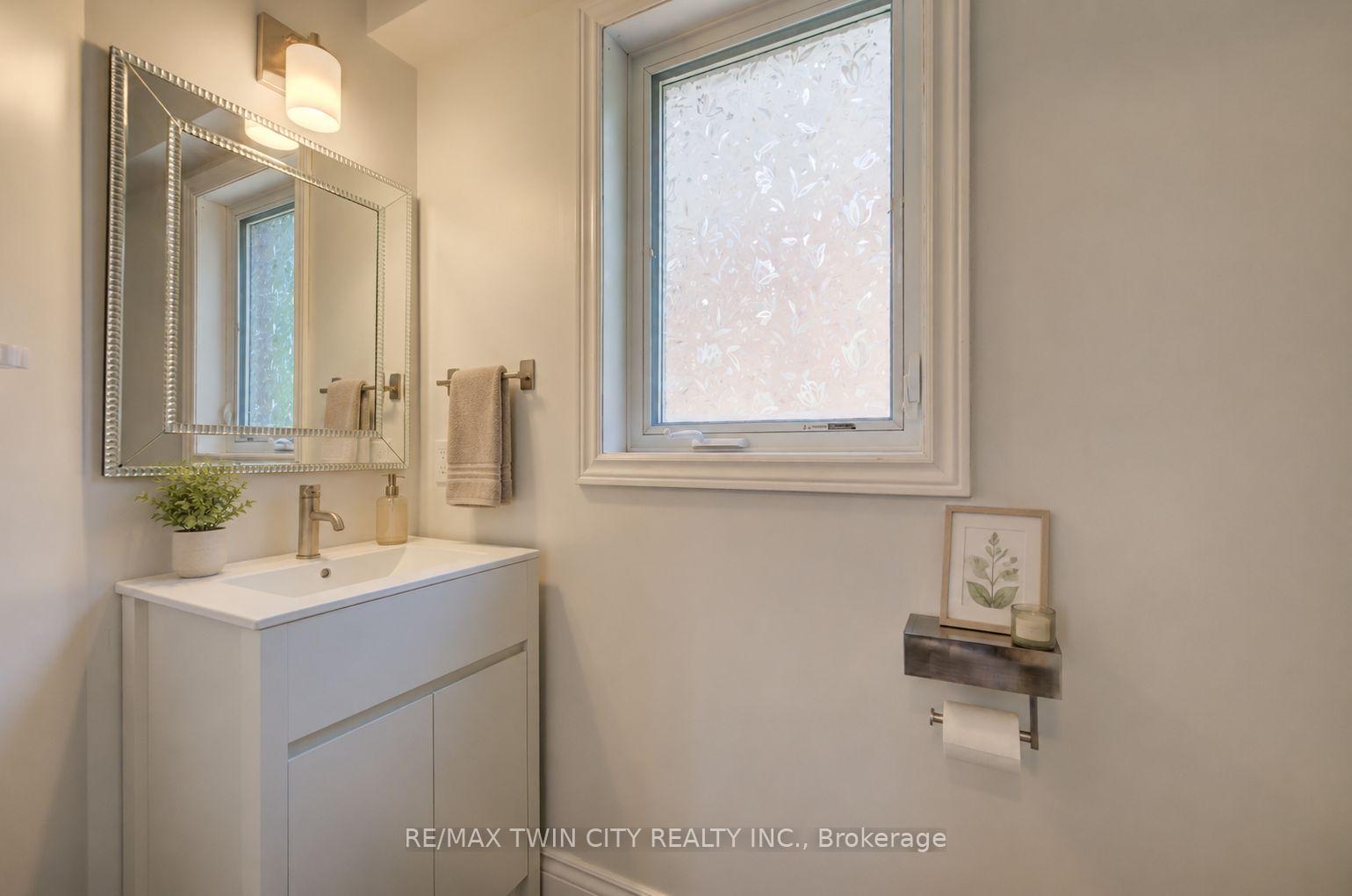 Photo 9 of 569 Violet Street, Waterloo, Columbia Forest/Clair Hills — HOMEH