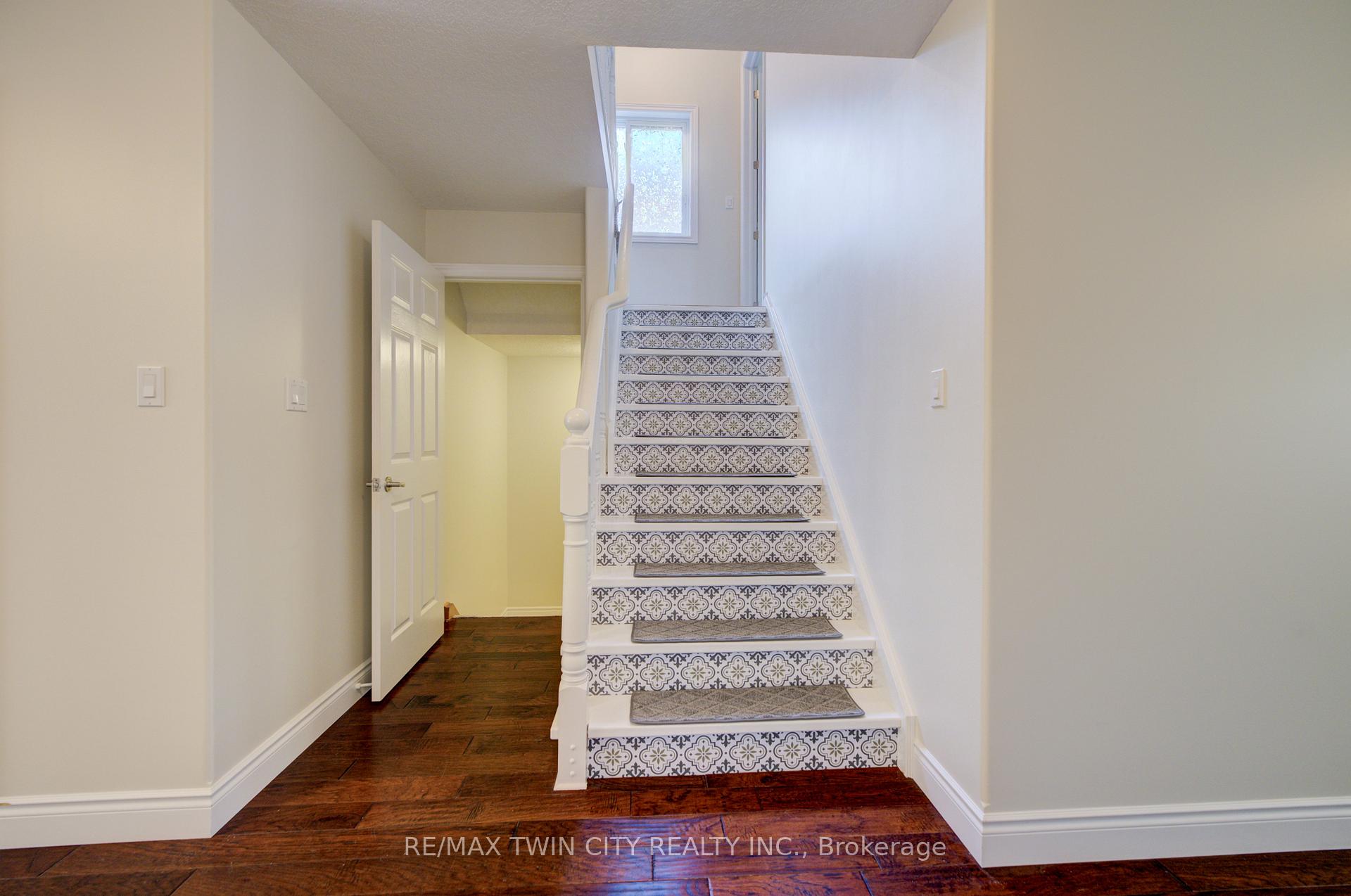 Photo 10 of 569 Violet Street, Waterloo, Columbia Forest/Clair Hills — HOMEH
