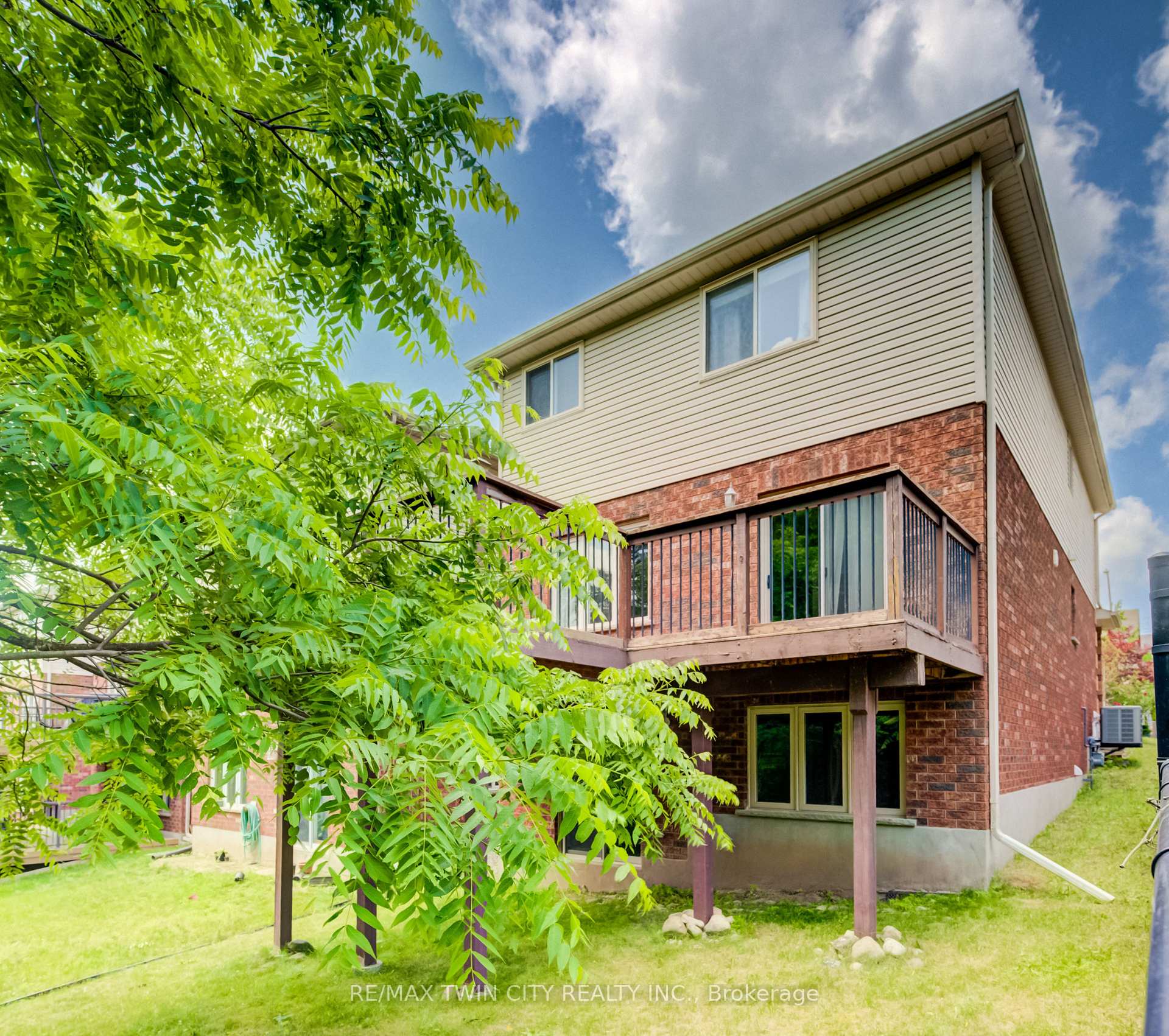 Photo 28 of 569 Violet Street, Waterloo, Columbia Forest/Clair Hills — HOMEH