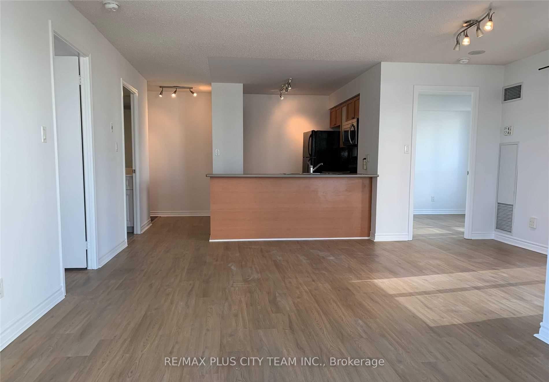 Photo 4 of Unit 709, 410 Queens Quay Way, Toronto, Waterfront Communities — HOMEH