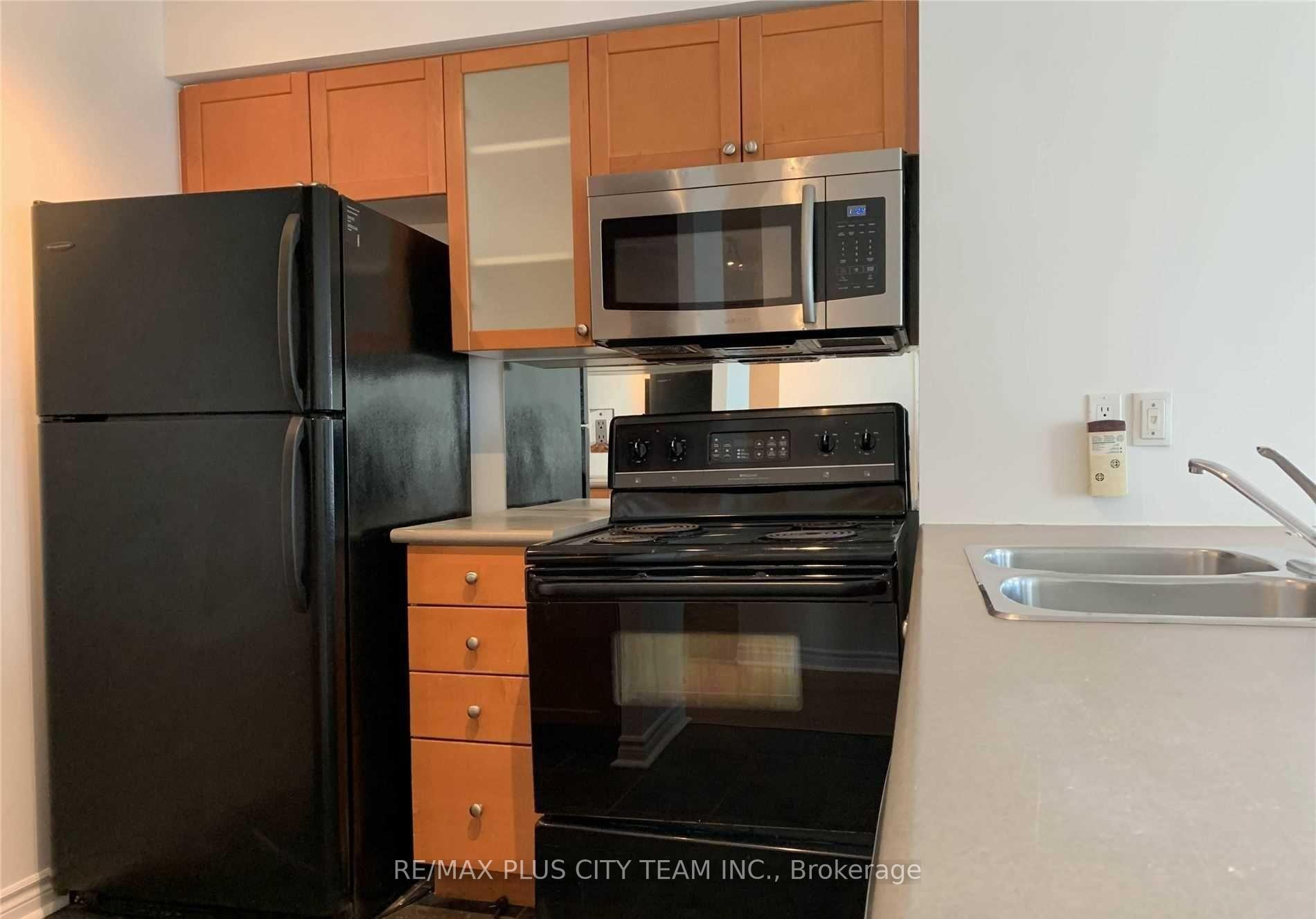 Photo 7 of Unit 709, 410 Queens Quay Way, Toronto, Waterfront Communities — HOMEH