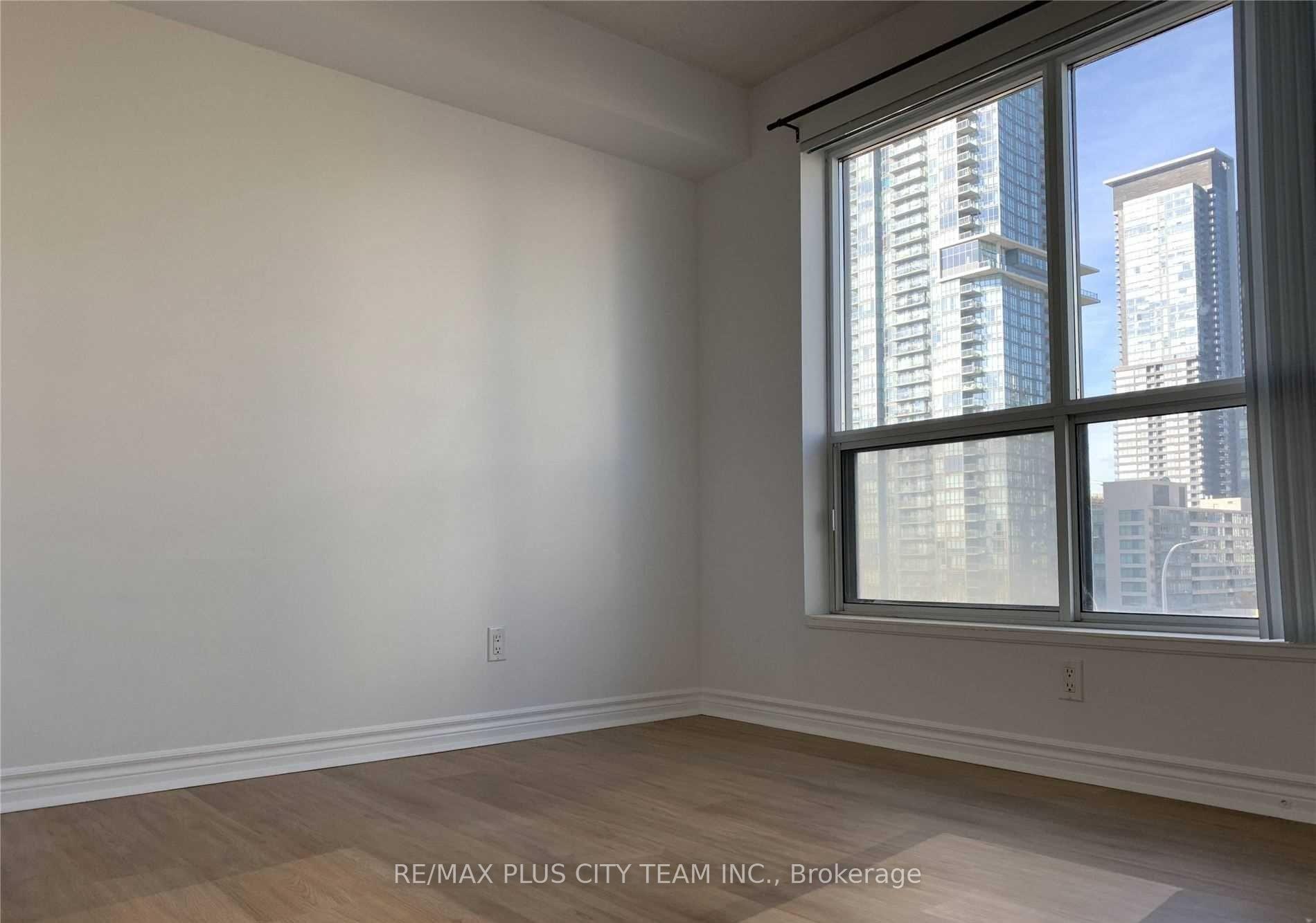 Photo 9 of Unit 709, 410 Queens Quay Way, Toronto, Waterfront Communities — HOMEH