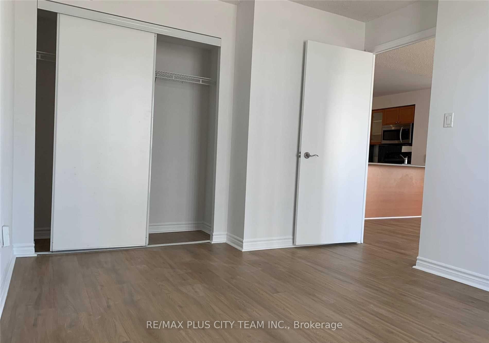 Photo 11 of Unit 709, 410 Queens Quay Way, Toronto, Waterfront Communities — HOMEH