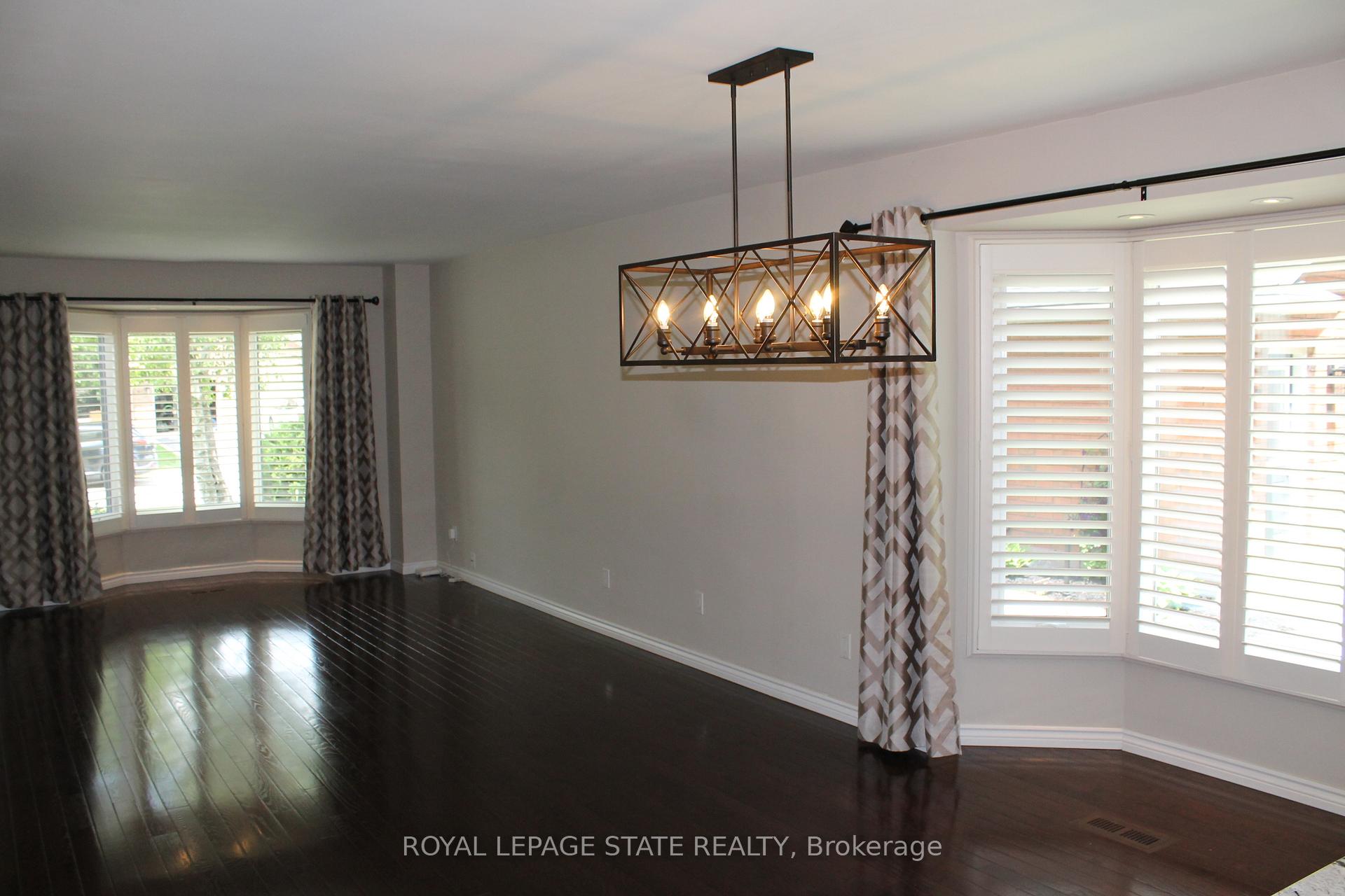 Photo 6 of 56 Carnegie Place, Hamilton, Ancaster — HOMEH