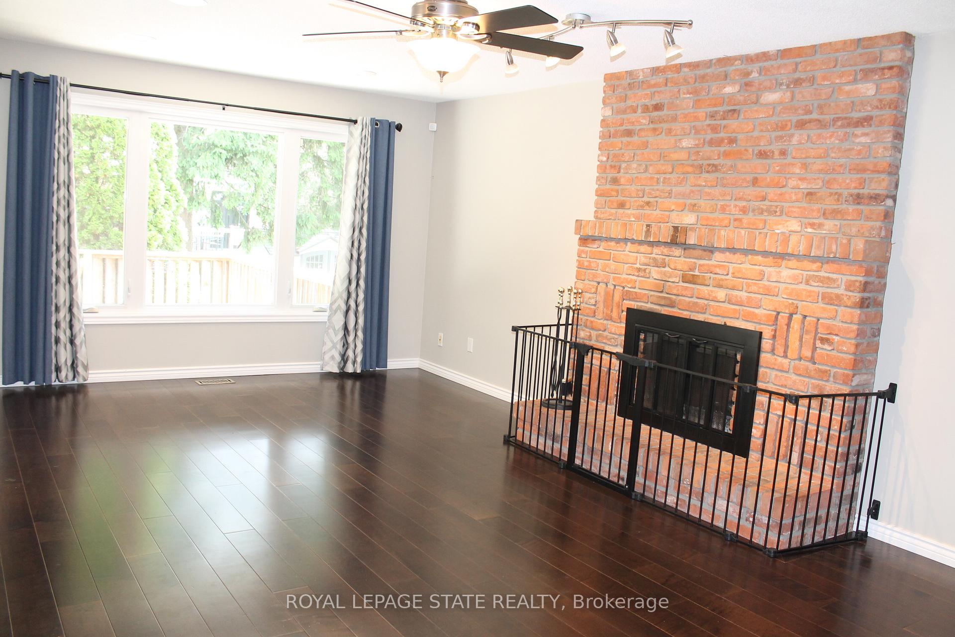 Photo 15 of 56 Carnegie Place, Hamilton, Ancaster — HOMEH