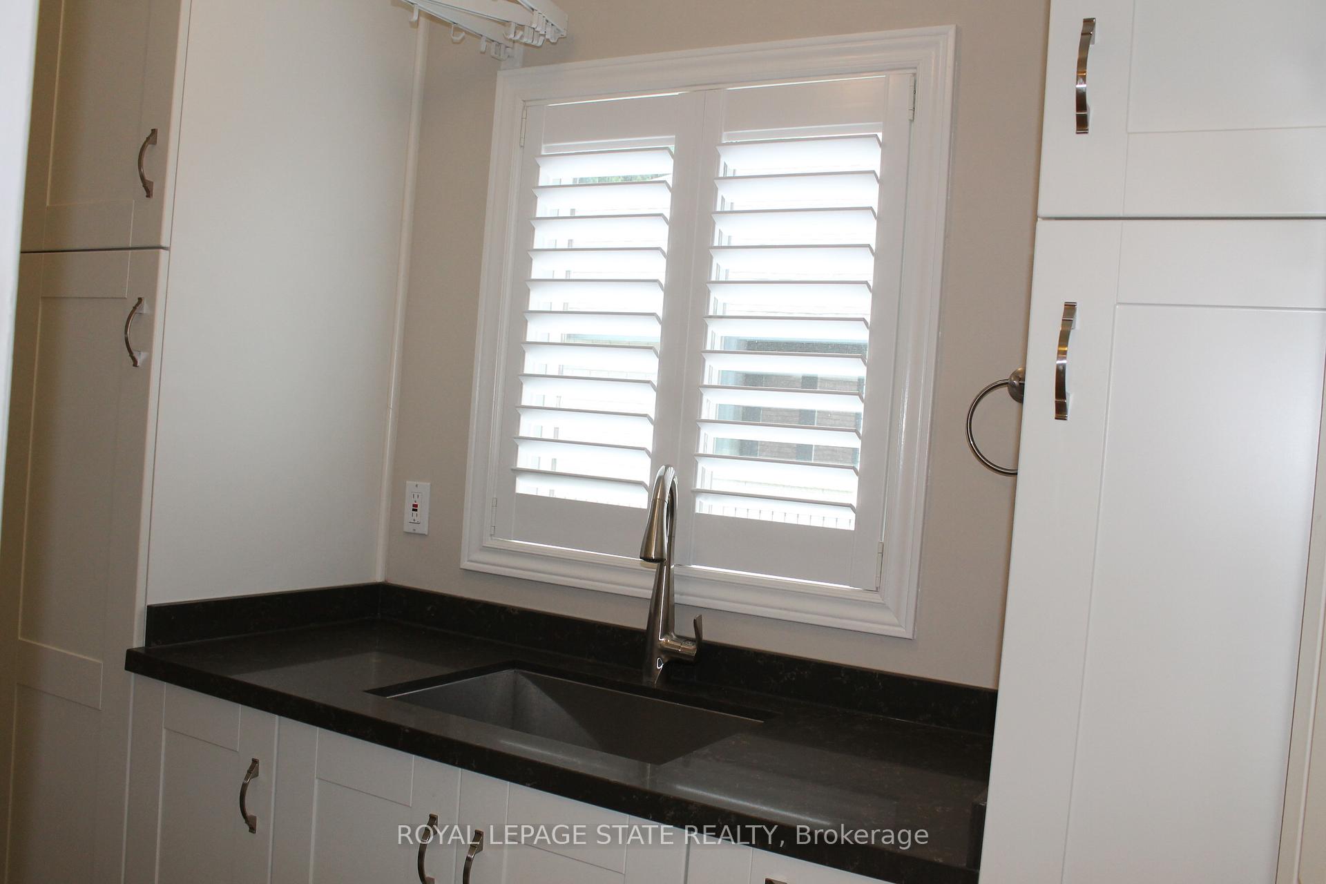 Photo 19 of 56 Carnegie Place, Hamilton, Ancaster — HOMEH