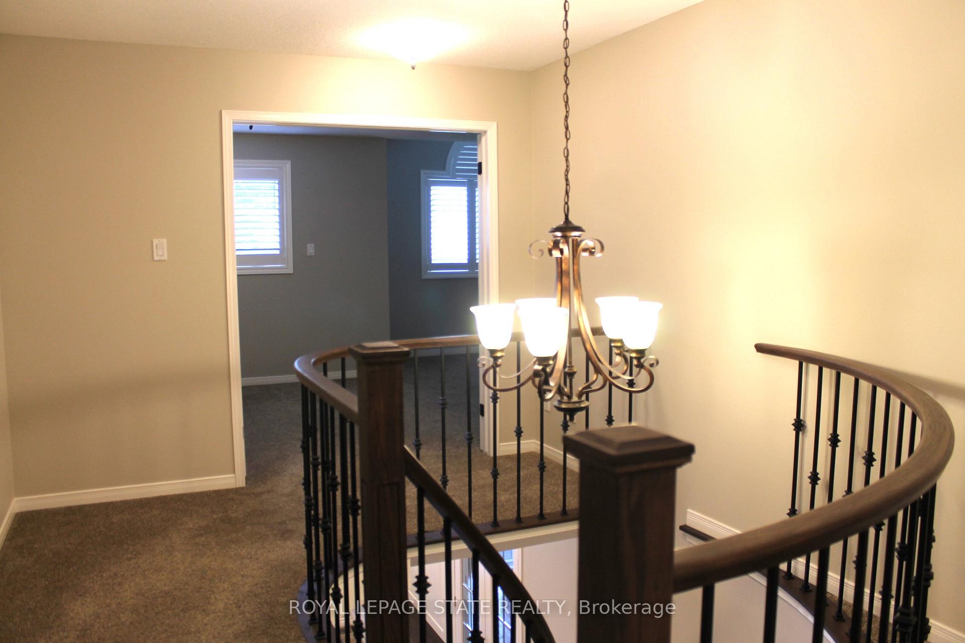 Photo 23 of 56 Carnegie Place, Hamilton, Ancaster — HOMEH