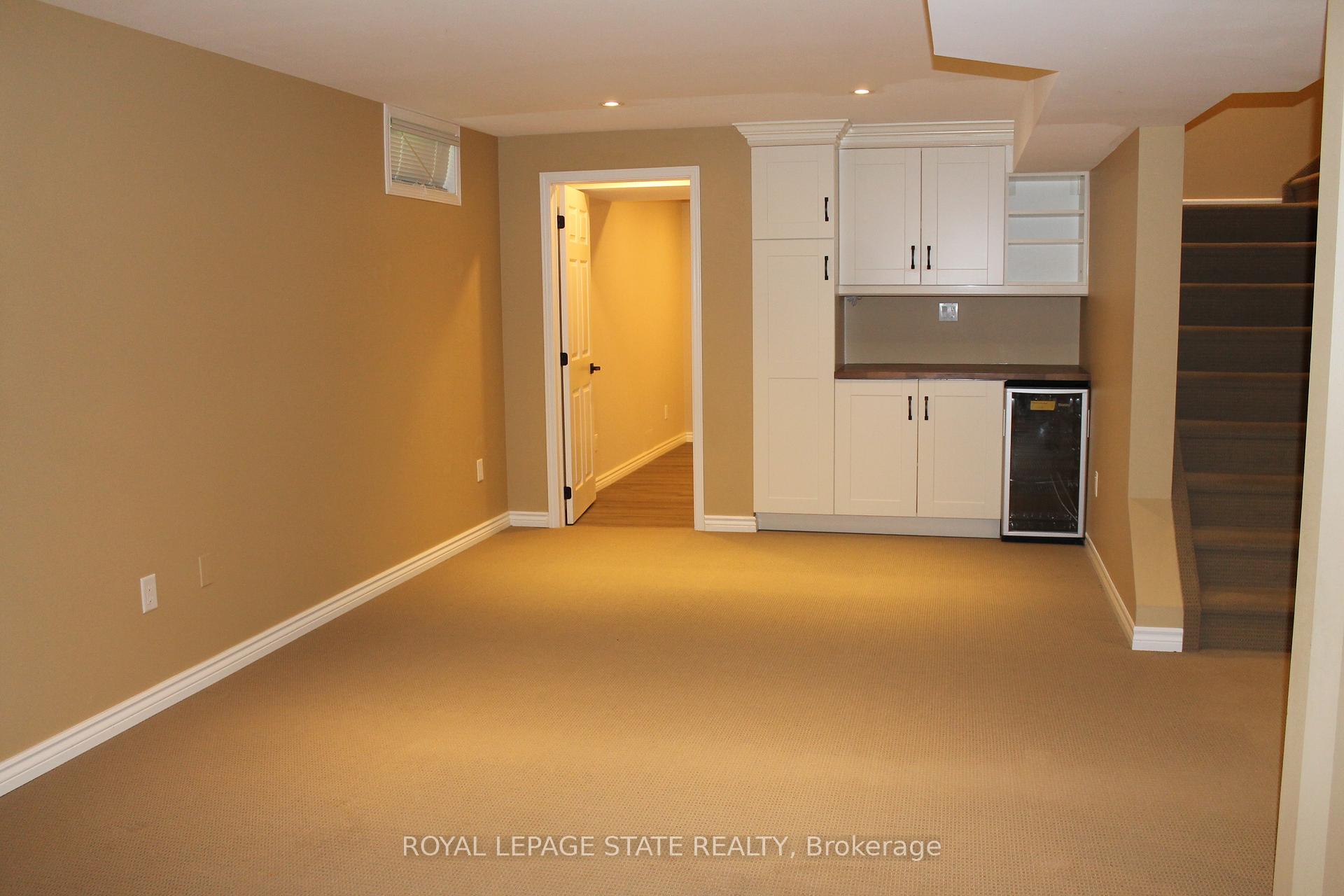 Photo 38 of 56 Carnegie Place, Hamilton, Ancaster — HOMEH
