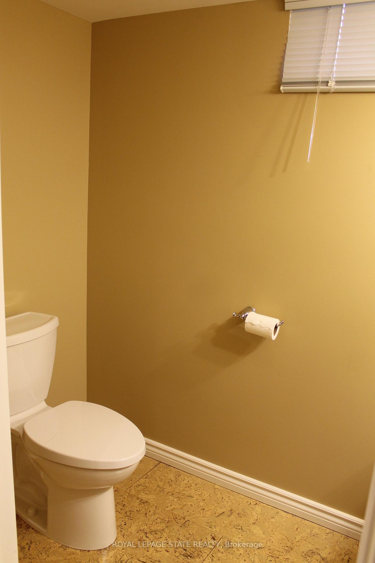 Photo 41 of 56 Carnegie Place, Hamilton, Ancaster — HOMEH