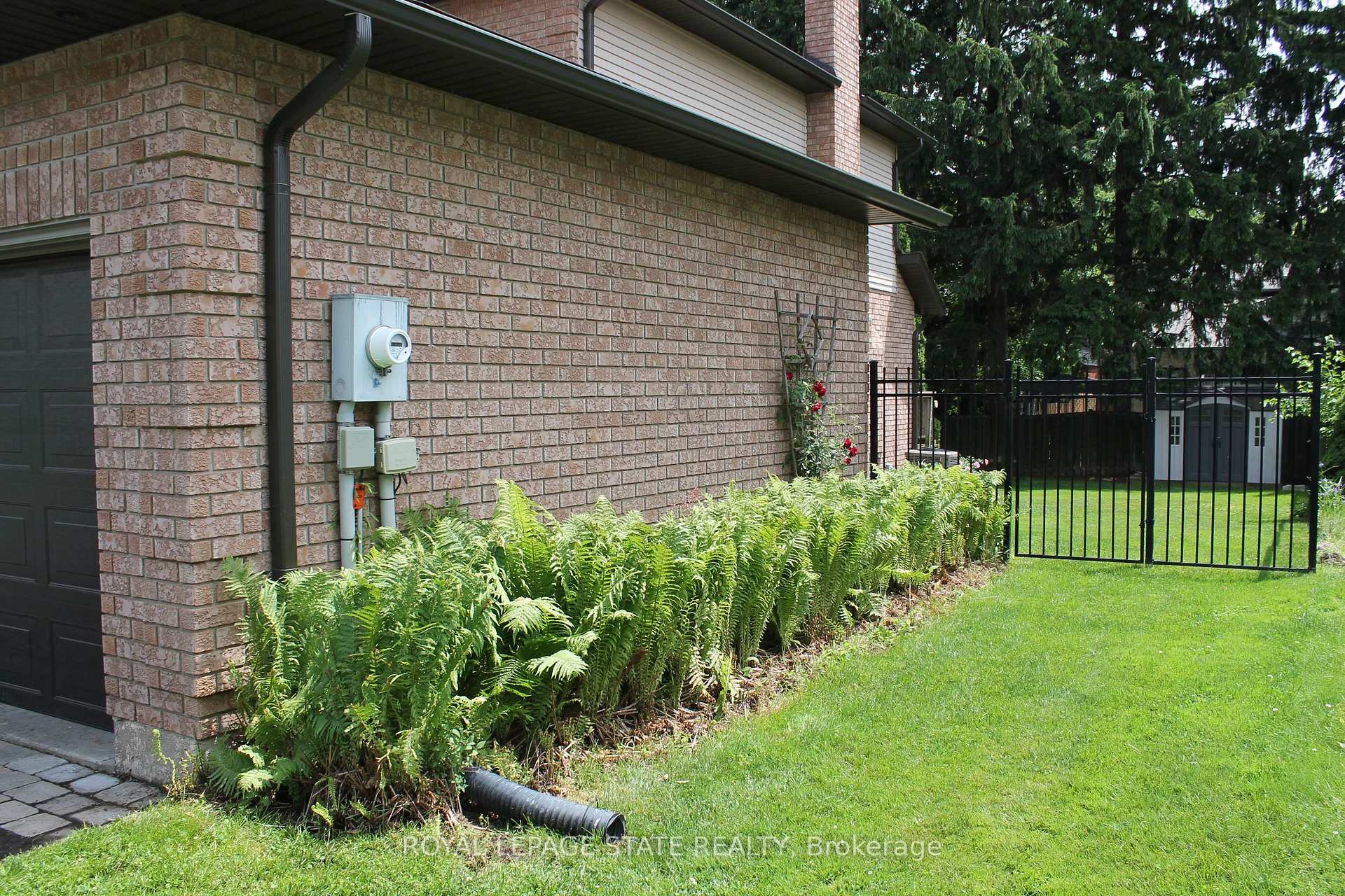 Photo 42 of 56 Carnegie Place, Hamilton, Ancaster — HOMEH