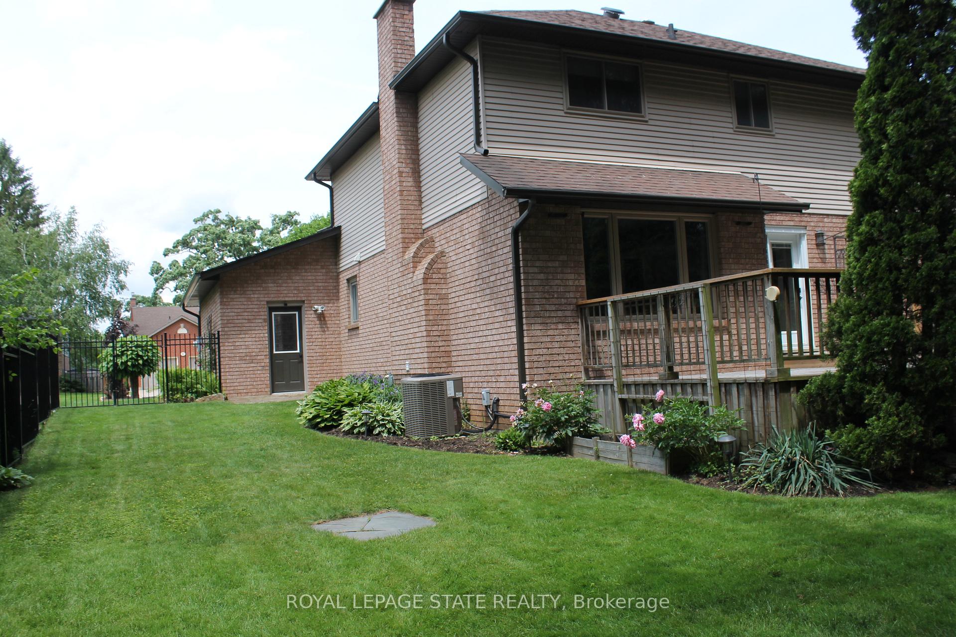 Photo 45 of 56 Carnegie Place, Hamilton, Ancaster — HOMEH