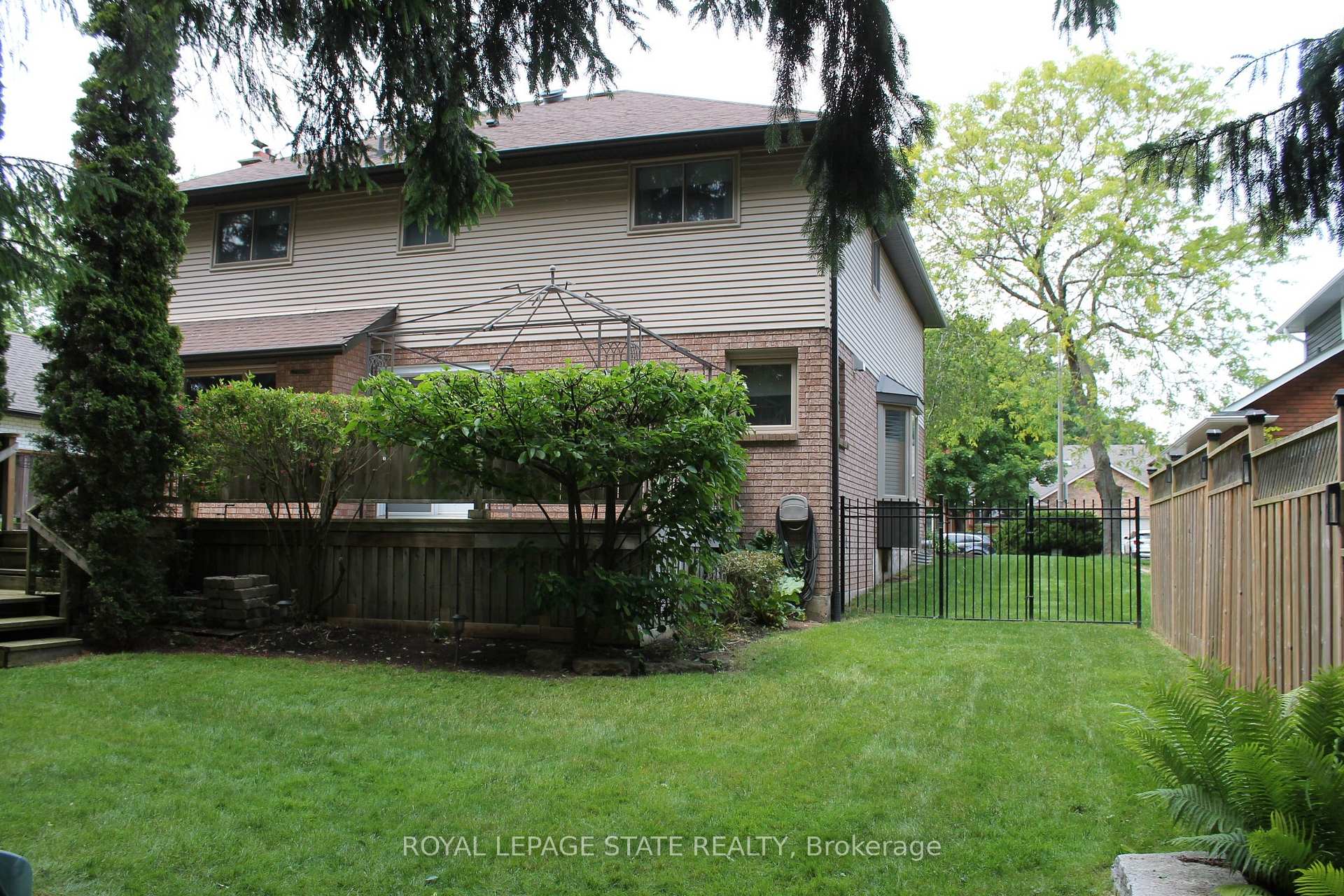 Photo 49 of 56 Carnegie Place, Hamilton, Ancaster — HOMEH