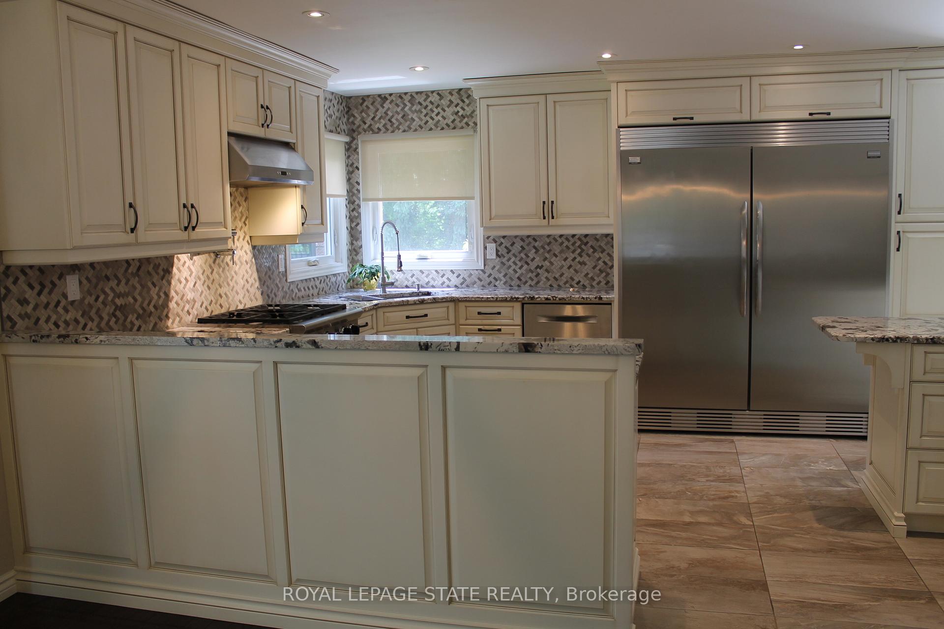 Photo 7 of 56 Carnegie Place, Hamilton, Ancaster — HOMEH
