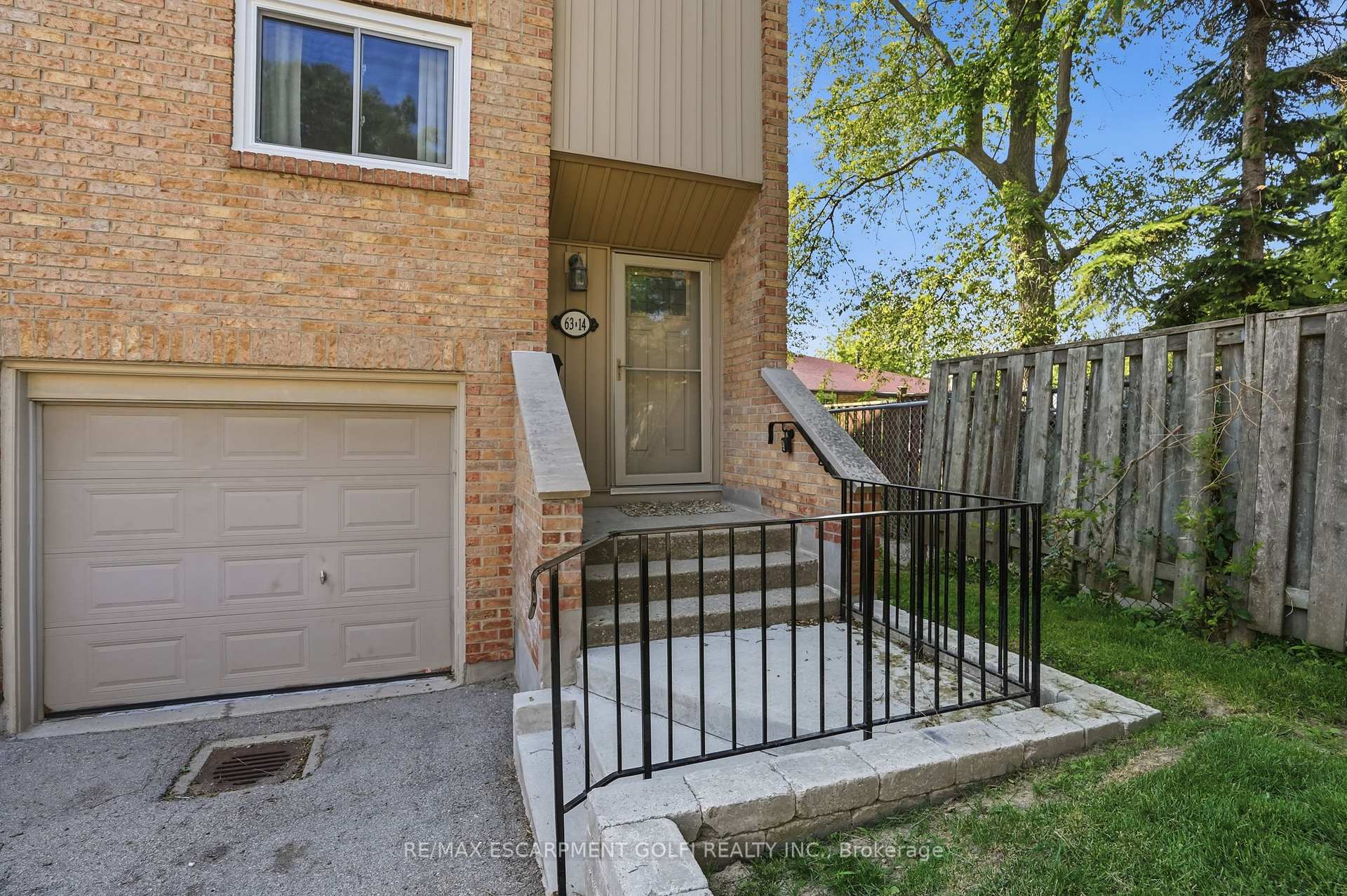 Photo 4 of Unit 14, 63 Fonthill Road, Hamilton, Fessenden — HOMEH