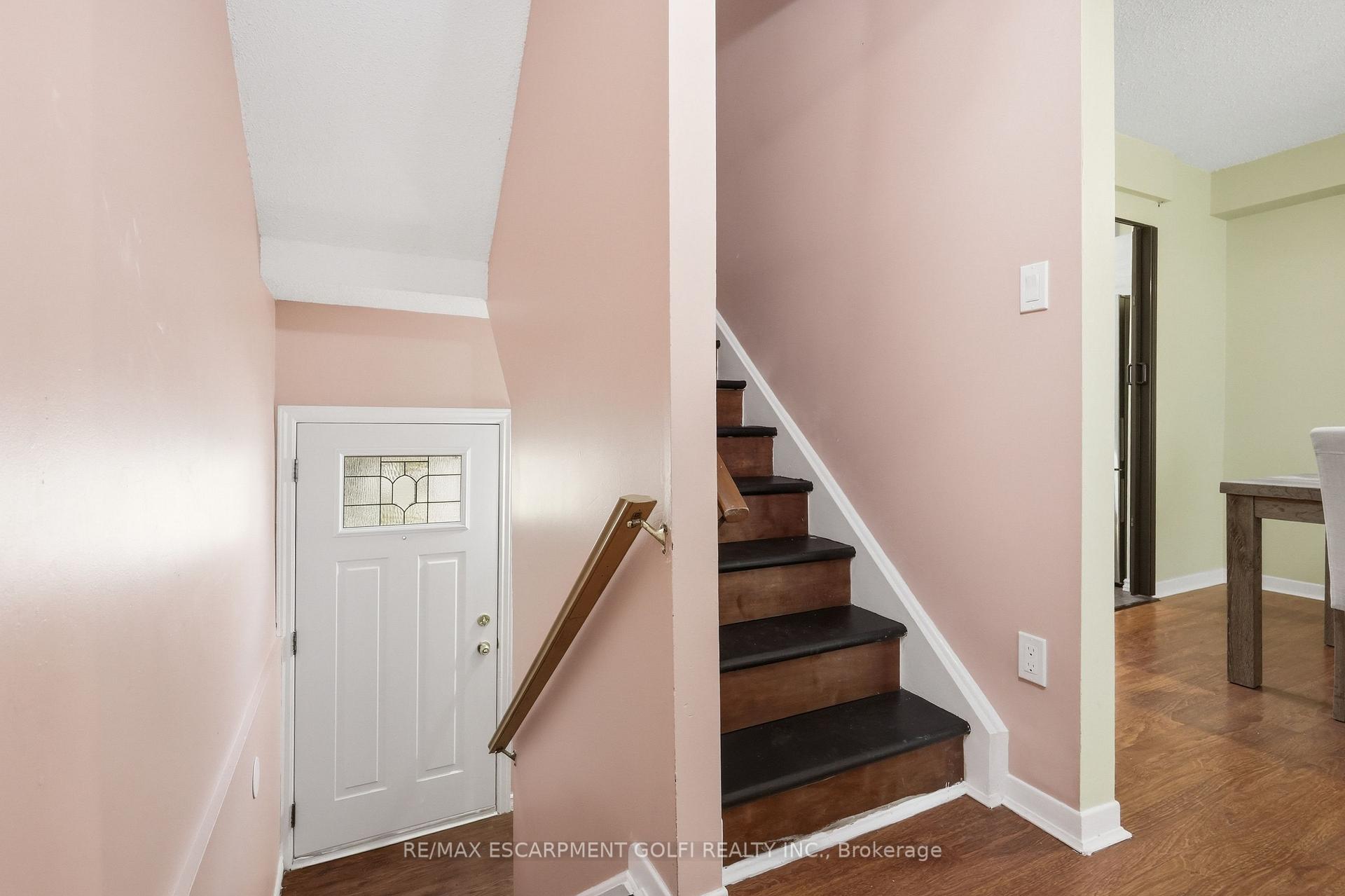 Photo 6 of Unit 14, 63 Fonthill Road, Hamilton, Fessenden — HOMEH